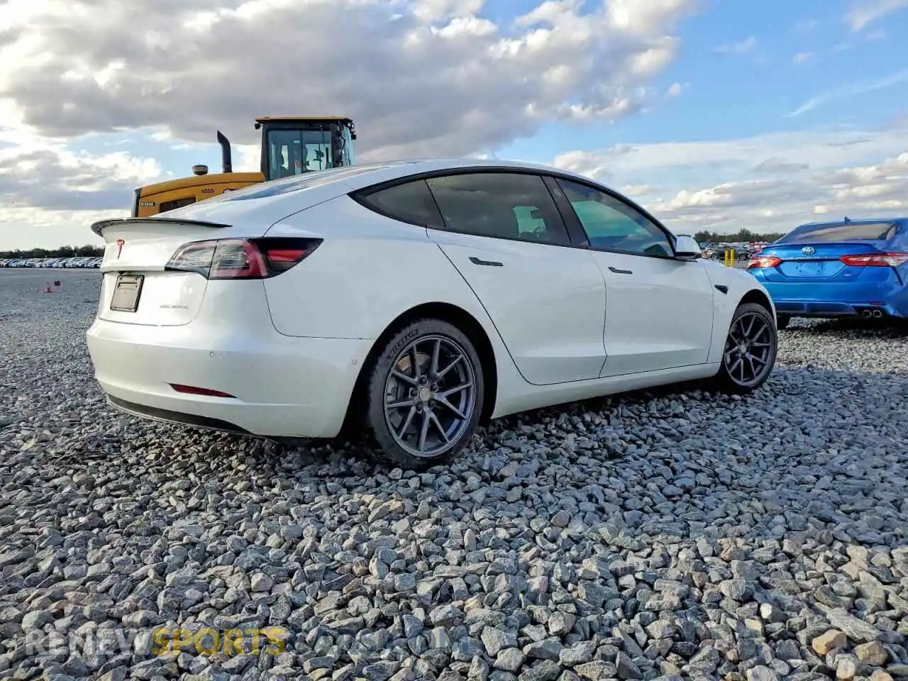 3 Photograph of a damaged car 5YJ3E1EB5NF183158 TESLA MODEL 3 2022