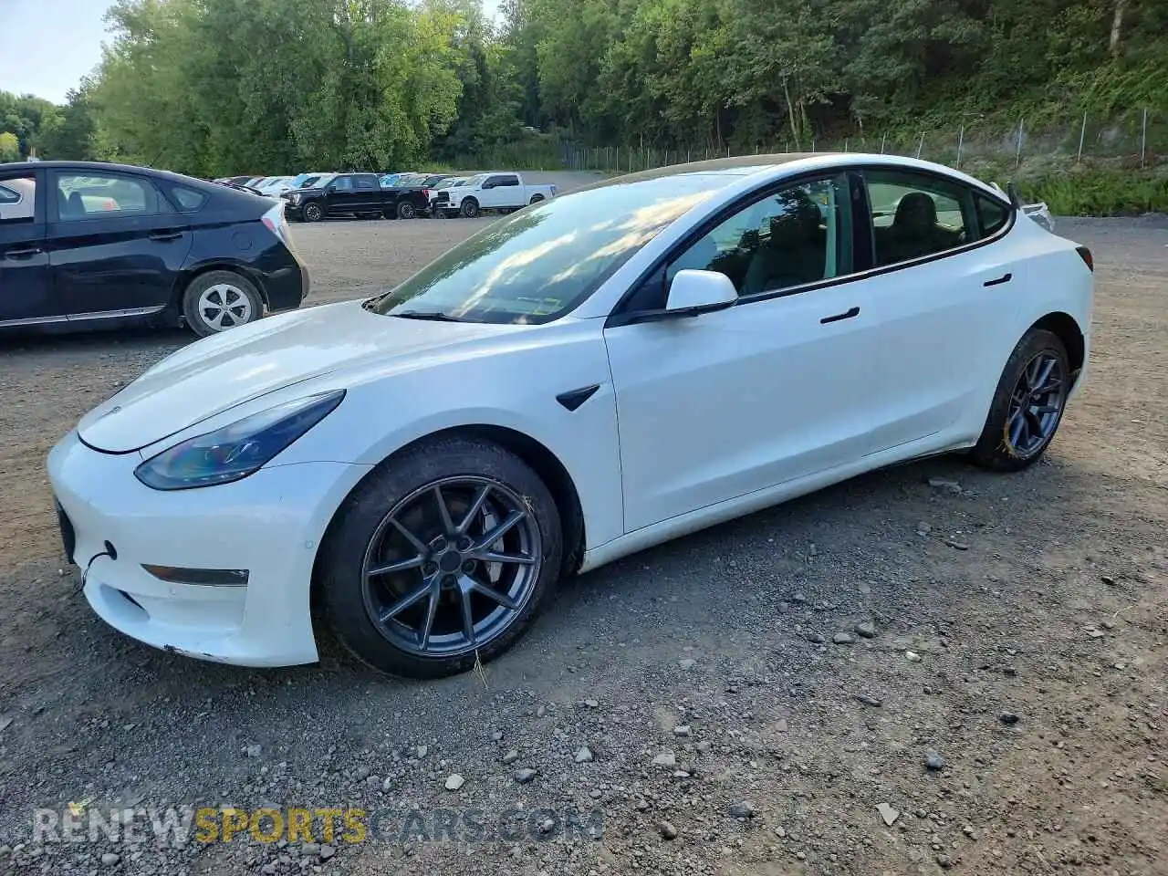 1 Photograph of a damaged car 5YJ3E1EB5NF249997 TESLA MODEL 3 2022