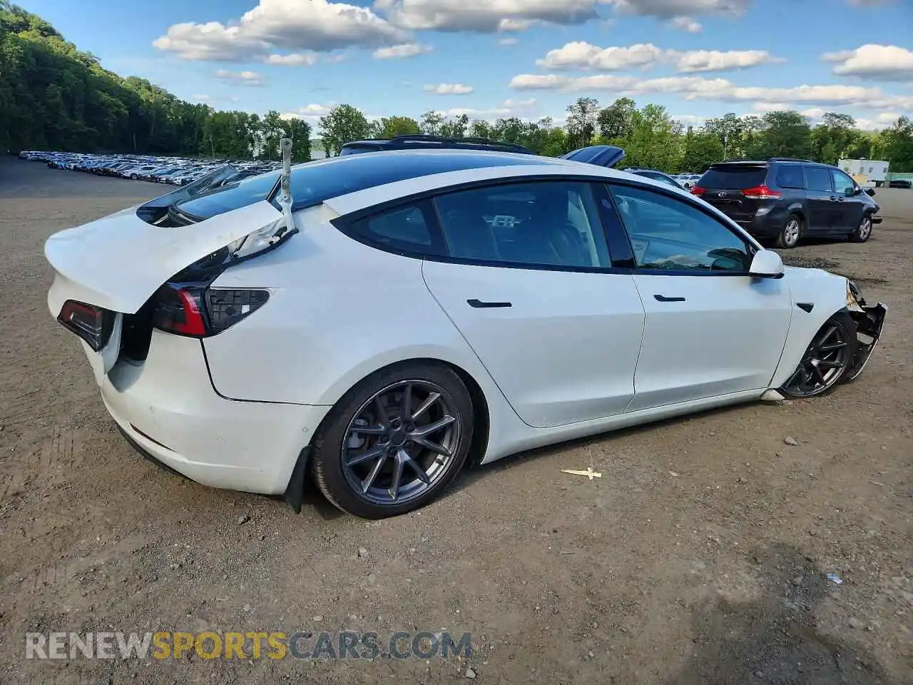 3 Photograph of a damaged car 5YJ3E1EB5NF249997 TESLA MODEL 3 2022