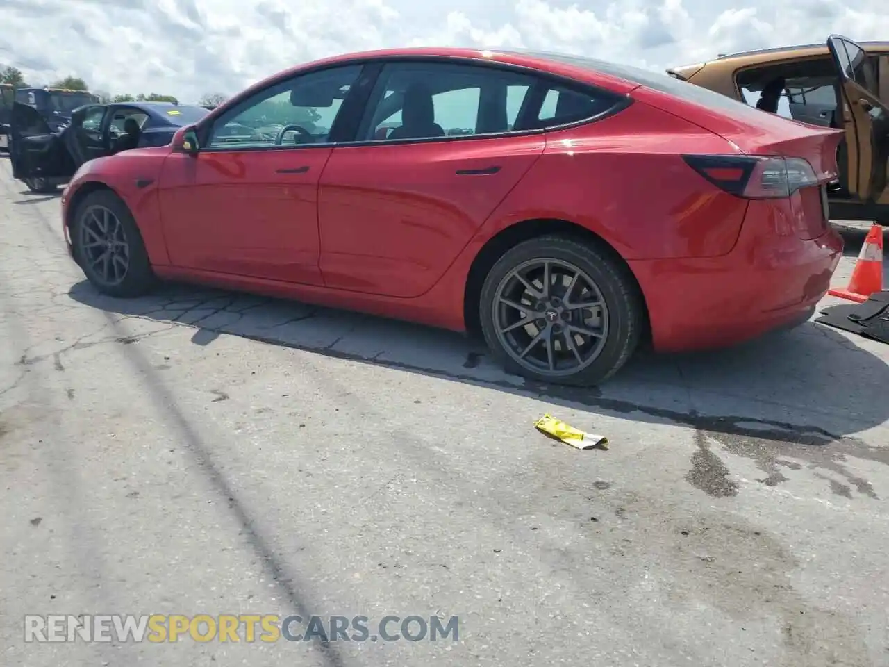 2 Photograph of a damaged car 5YJ3E1EB5NF267660 TESLA MODEL 3 2022