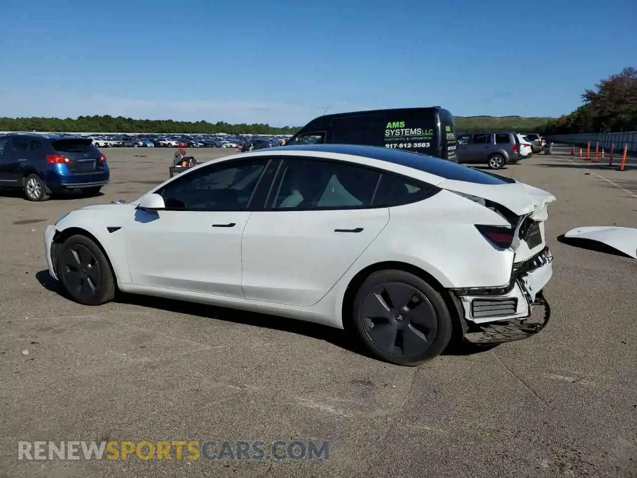 2 Photograph of a damaged car 5YJ3E1EB5NF270669 TESLA MODEL 3 2022