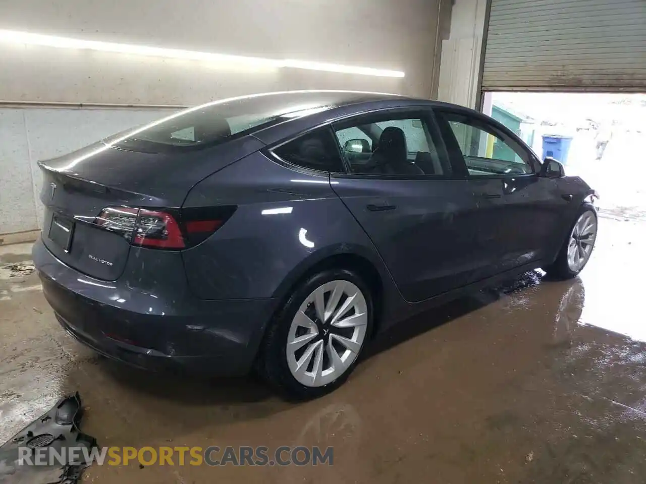 3 Photograph of a damaged car 5YJ3E1EB5NF317117 TESLA MODEL 3 2022