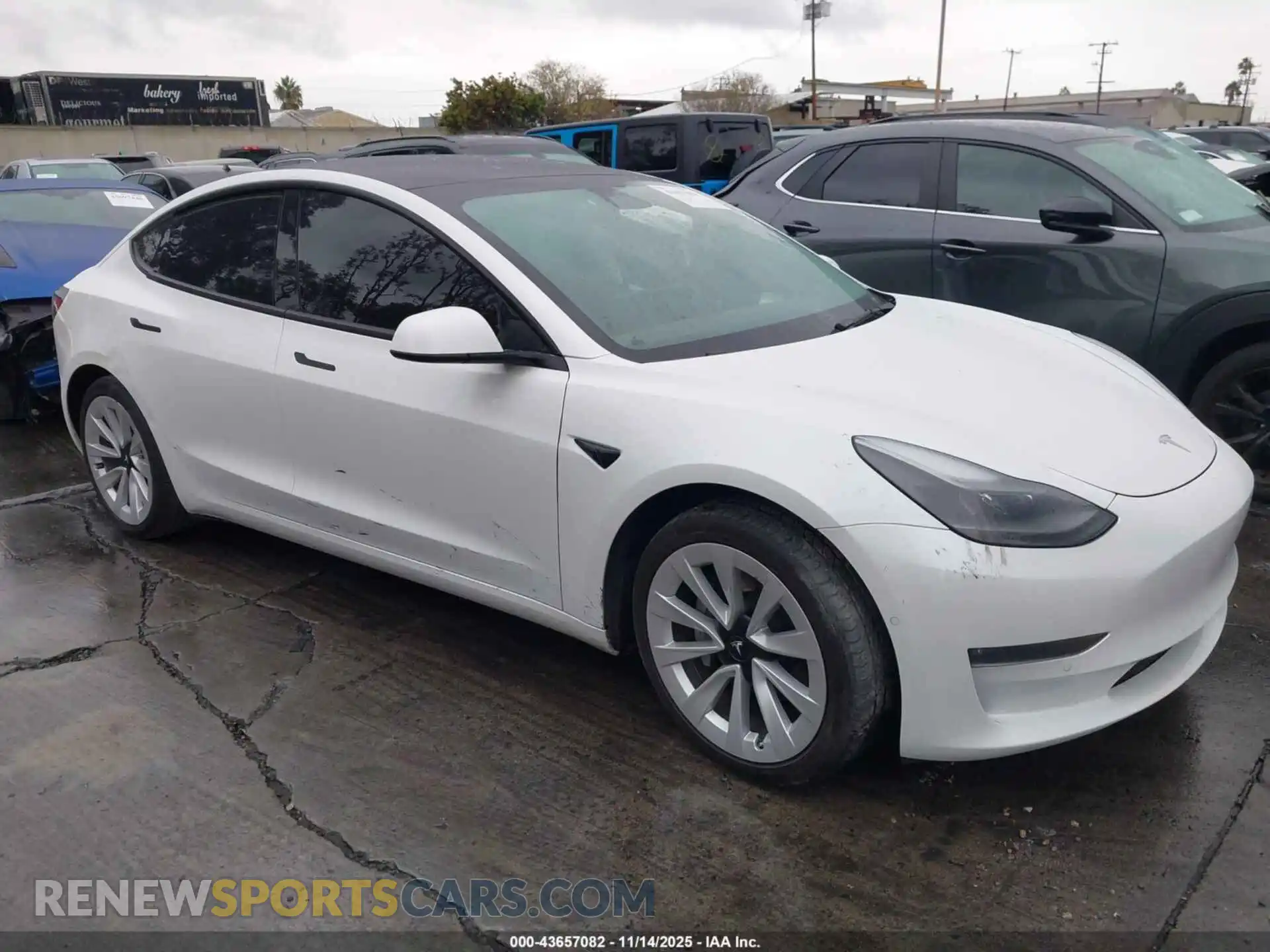 1 Photograph of a damaged car 5YJ3E1EB6NF137256 TESLA MODEL 3 2022