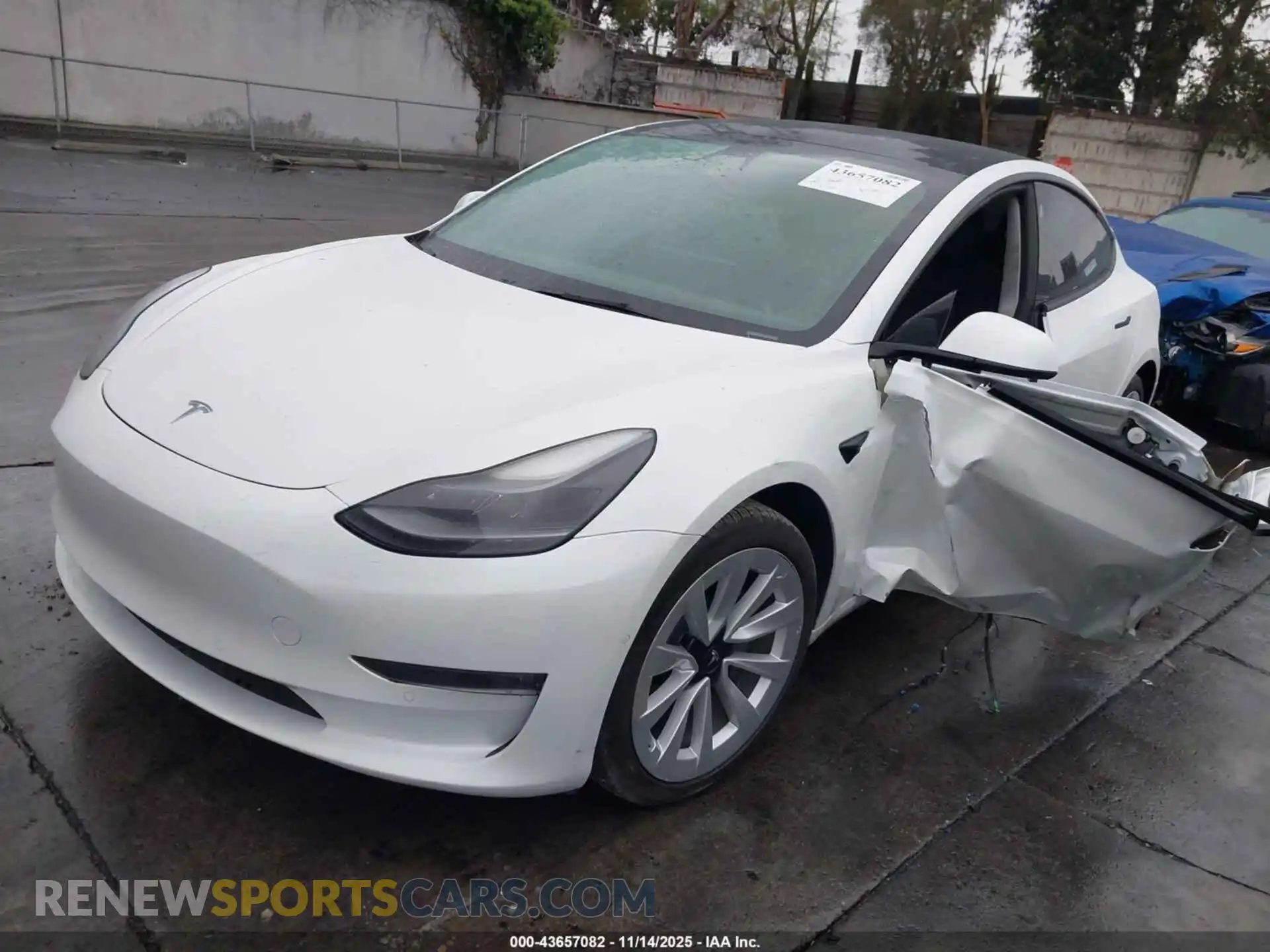 2 Photograph of a damaged car 5YJ3E1EB6NF137256 TESLA MODEL 3 2022