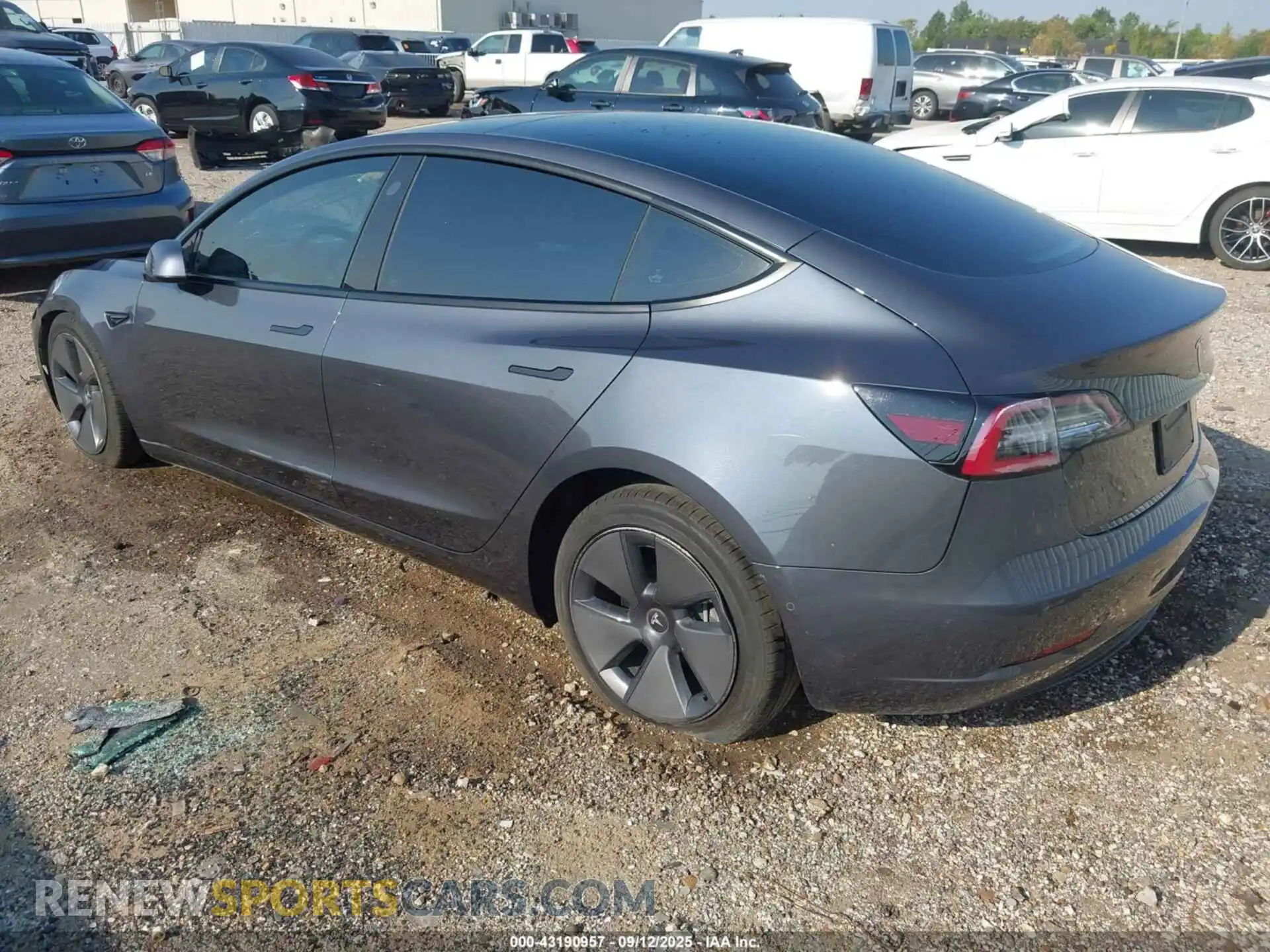 3 Photograph of a damaged car 5YJ3E1EB6NF153697 TESLA MODEL 3 2022