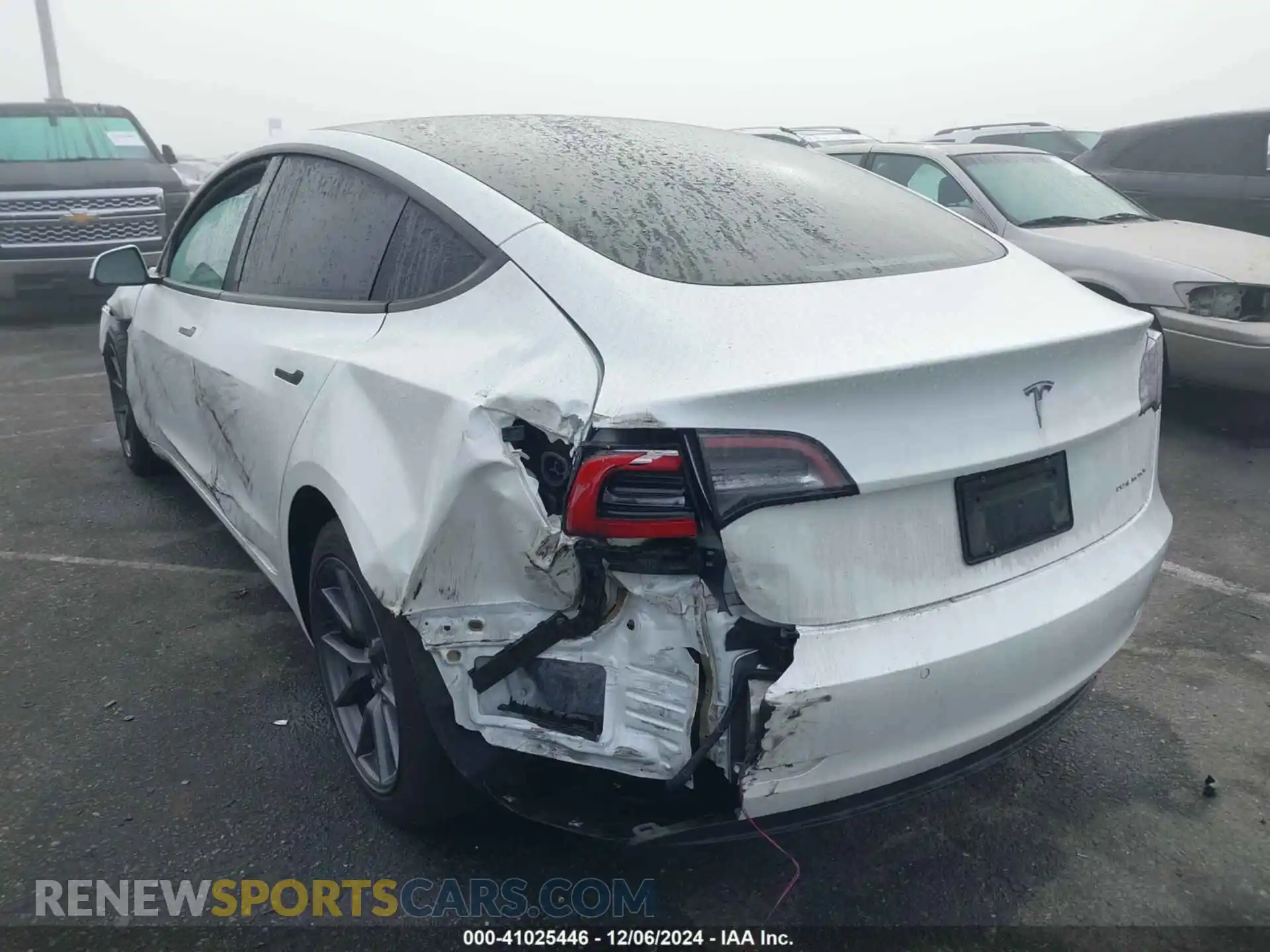 3 Photograph of a damaged car 5YJ3E1EB6NF206639 TESLA MODEL 3 2022