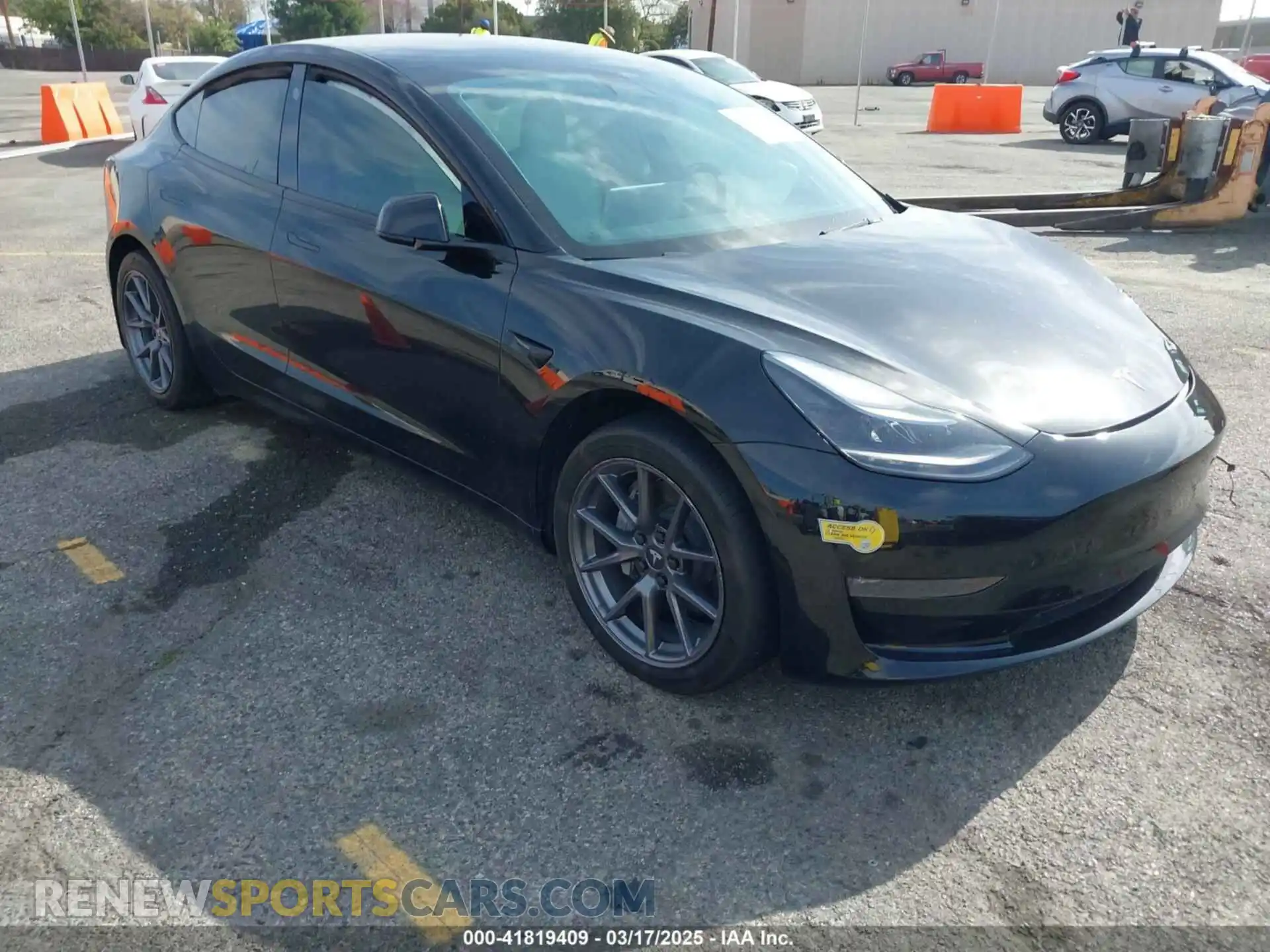 1 Photograph of a damaged car 5YJ3E1EB6NF233131 TESLA MODEL 3 2022