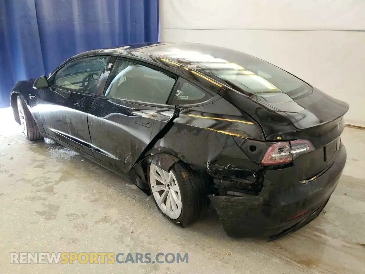 2 Photograph of a damaged car 5YJ3E1EB6NF262239 TESLA MODEL 3 2022