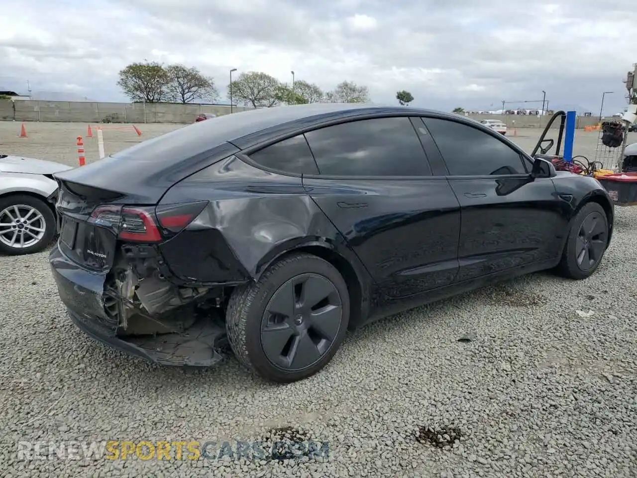 3 Photograph of a damaged car 5YJ3E1EB6NF334914 TESLA MODEL 3 2022