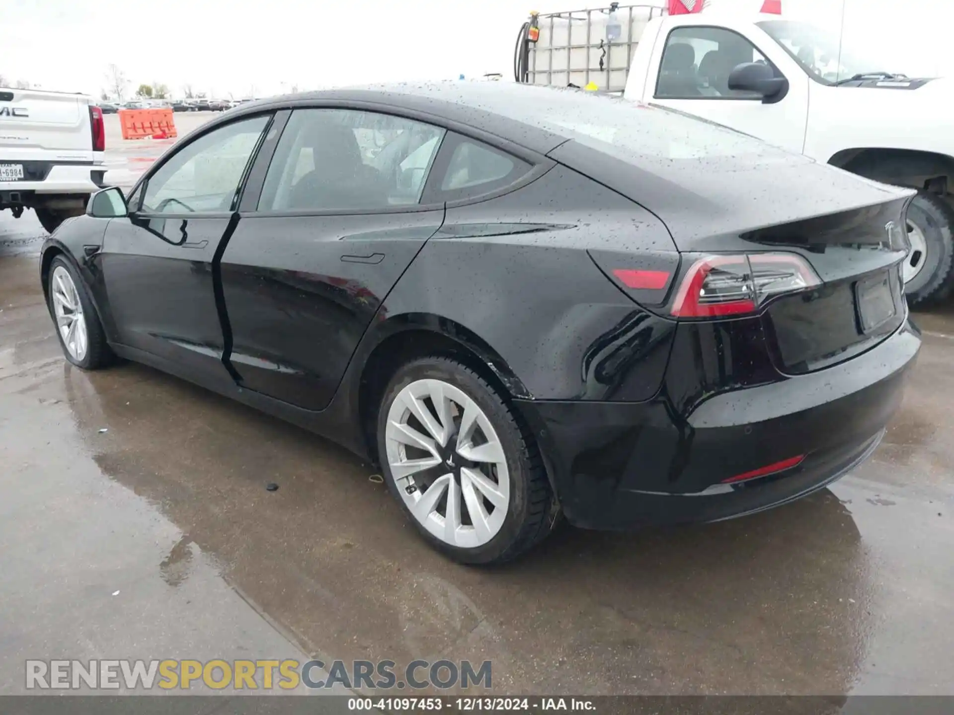 3 Photograph of a damaged car 5YJ3E1EB6NF363510 TESLA MODEL 3 2022