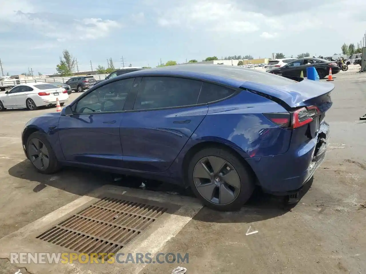 2 Photograph of a damaged car 5YJ3E1EB7NF101835 TESLA MODEL 3 2022