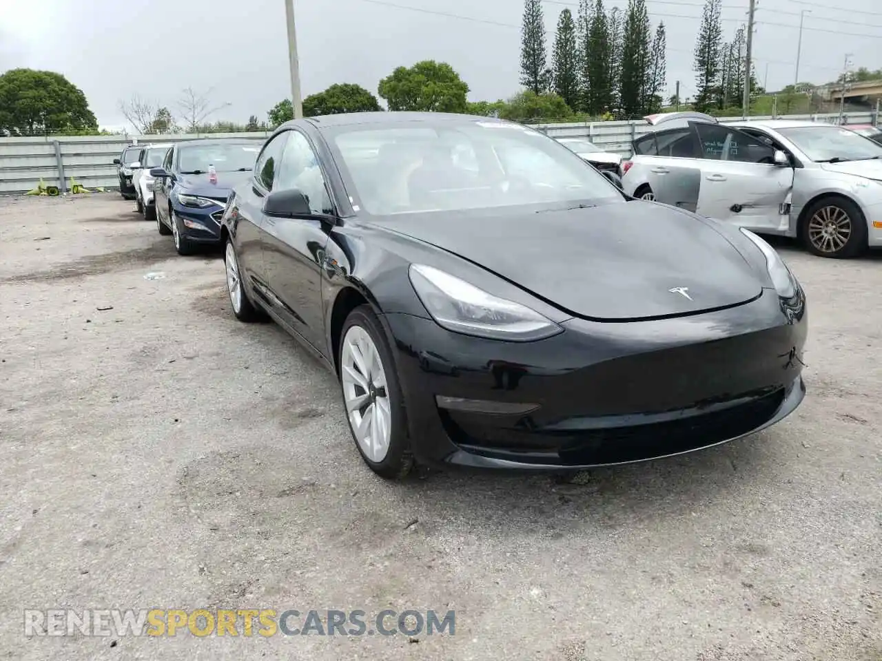 1 Photograph of a damaged car 5YJ3E1EB7NF186966 TESLA MODEL 3 2022