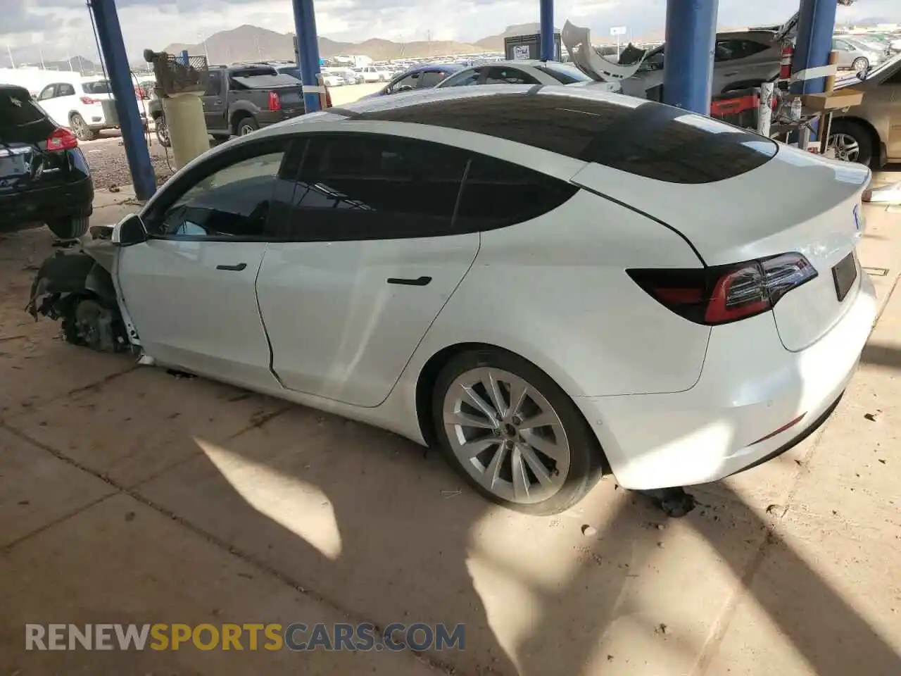 2 Photograph of a damaged car 5YJ3E1EB7NF296285 TESLA MODEL 3 2022