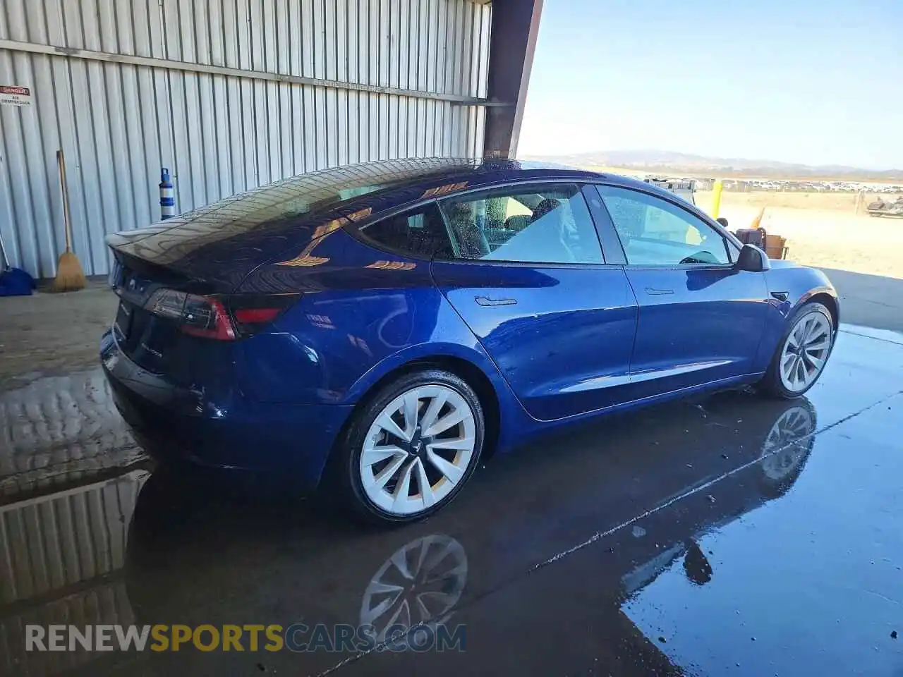 3 Фотография поврежденного автомобиля 5YJ3E1EB7NF305017 TESLA MODEL 3 2022