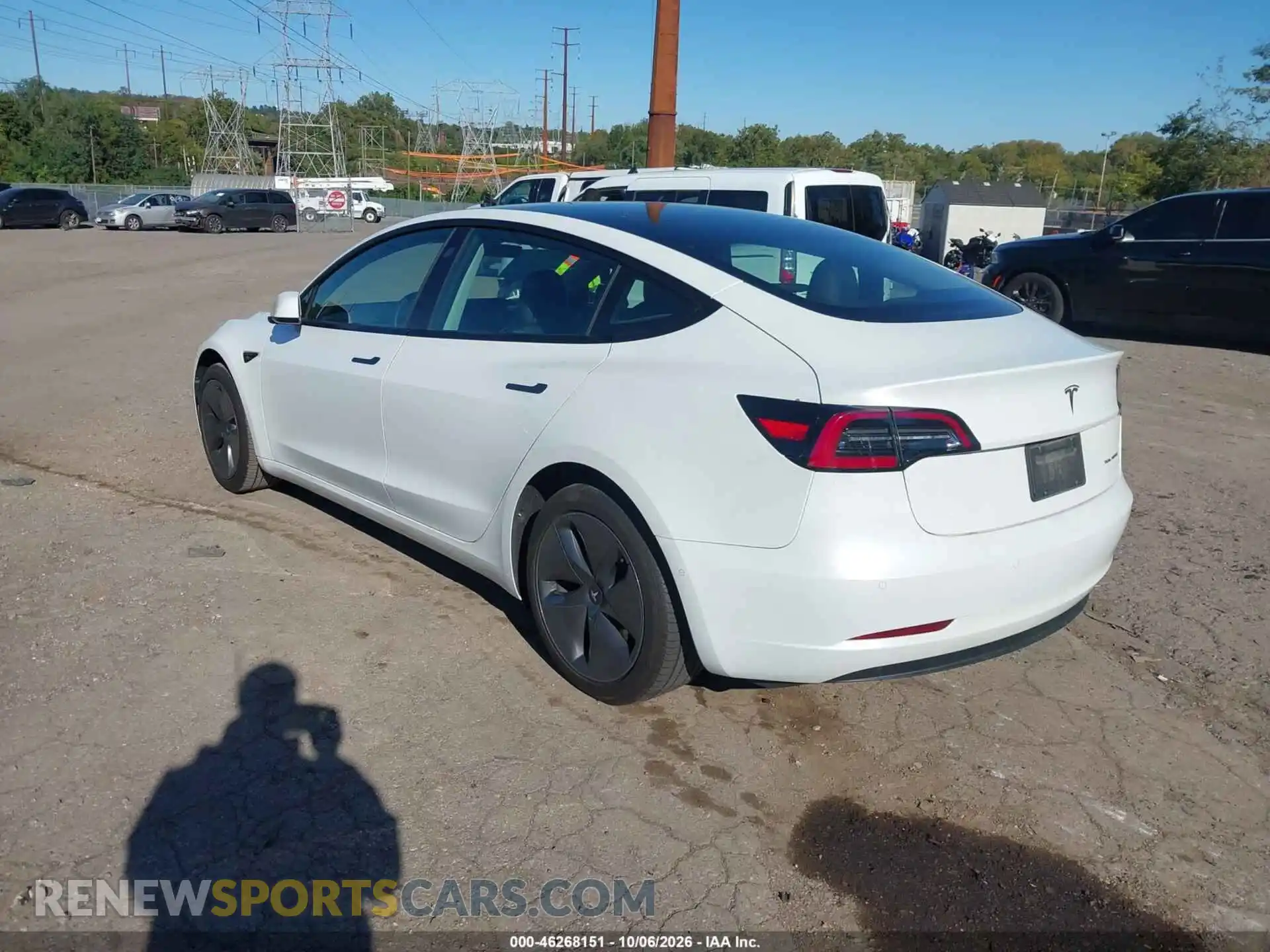 3 Photograph of a damaged car 5YJ3E1EB7NF306037 TESLA MODEL 3 2022