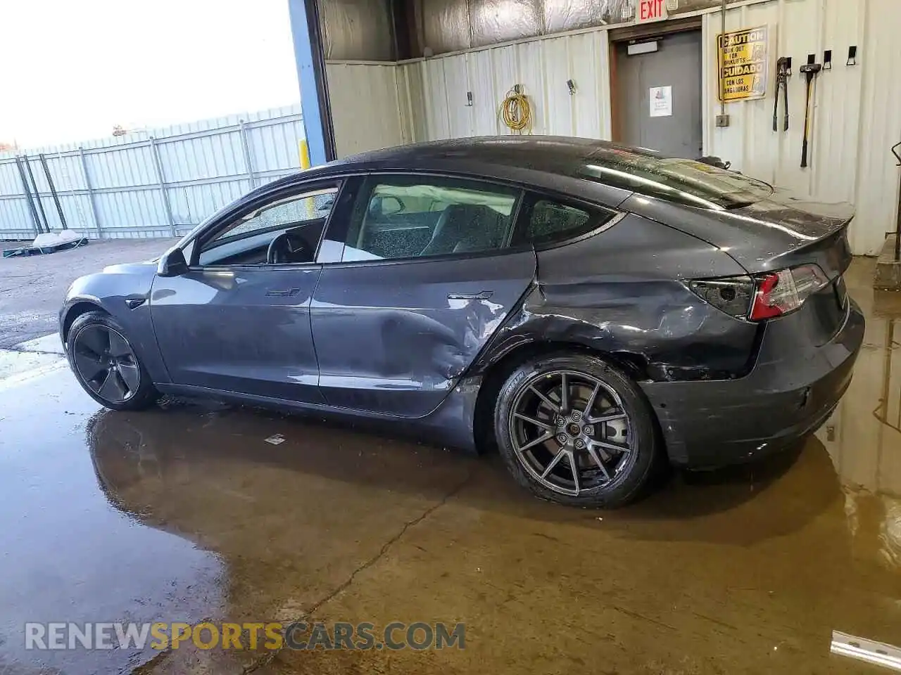 2 Photograph of a damaged car 5YJ3E1EB7NF341211 TESLA MODEL 3 2022