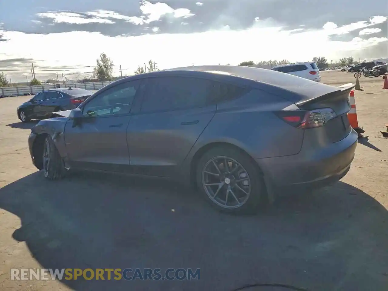 2 fotografías del automóvil dañado 5YJ3E1EB8NF102315 TESLA MODEL 3 2022