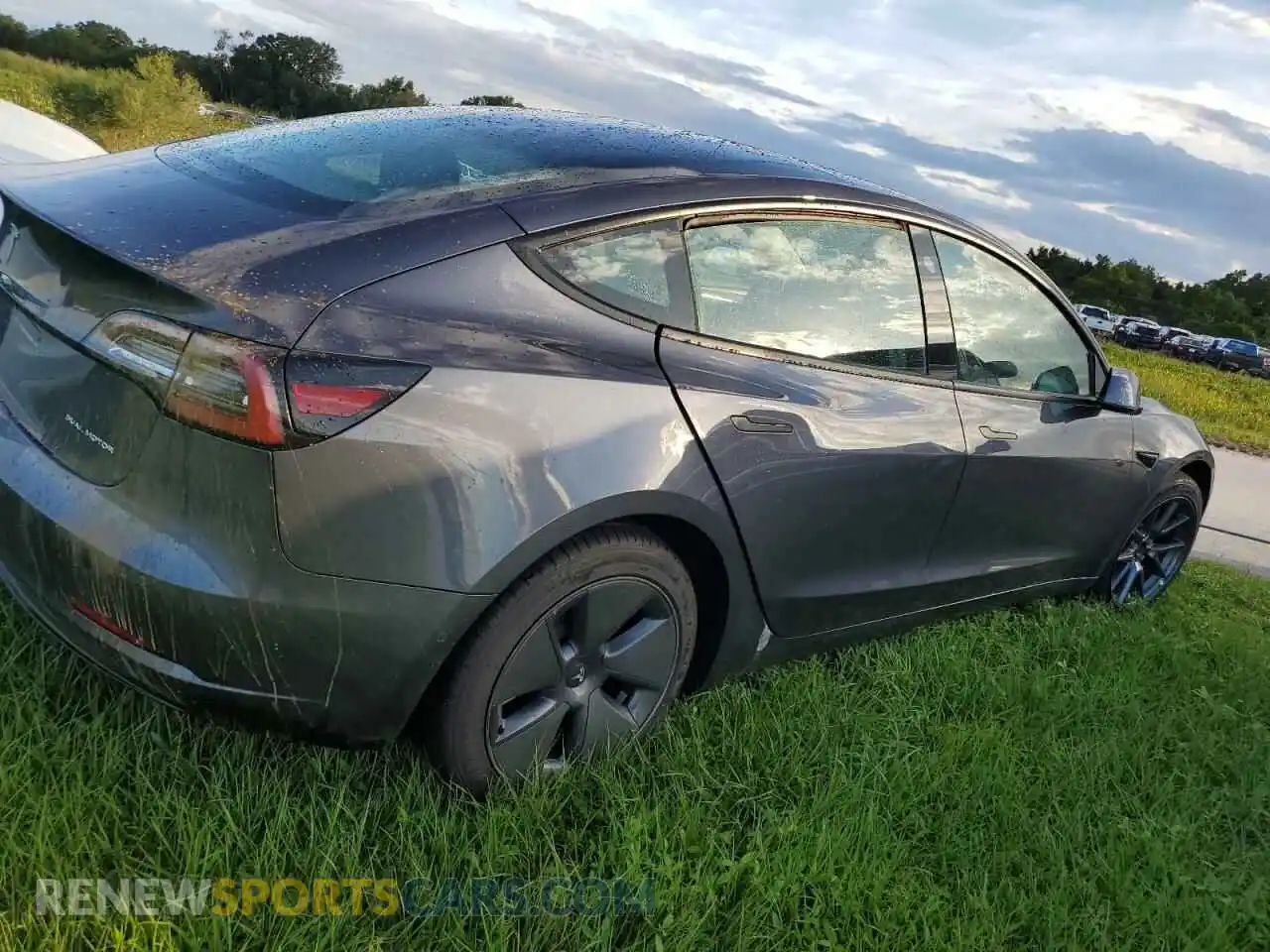 3 Photograph of a damaged car 5YJ3E1EB8NF104288 TESLA MODEL 3 2022