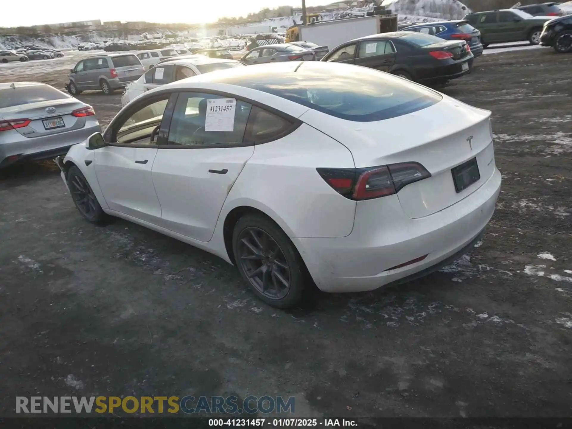 3 Photograph of a damaged car 5YJ3E1EB8NF183736 TESLA MODEL 3 2022