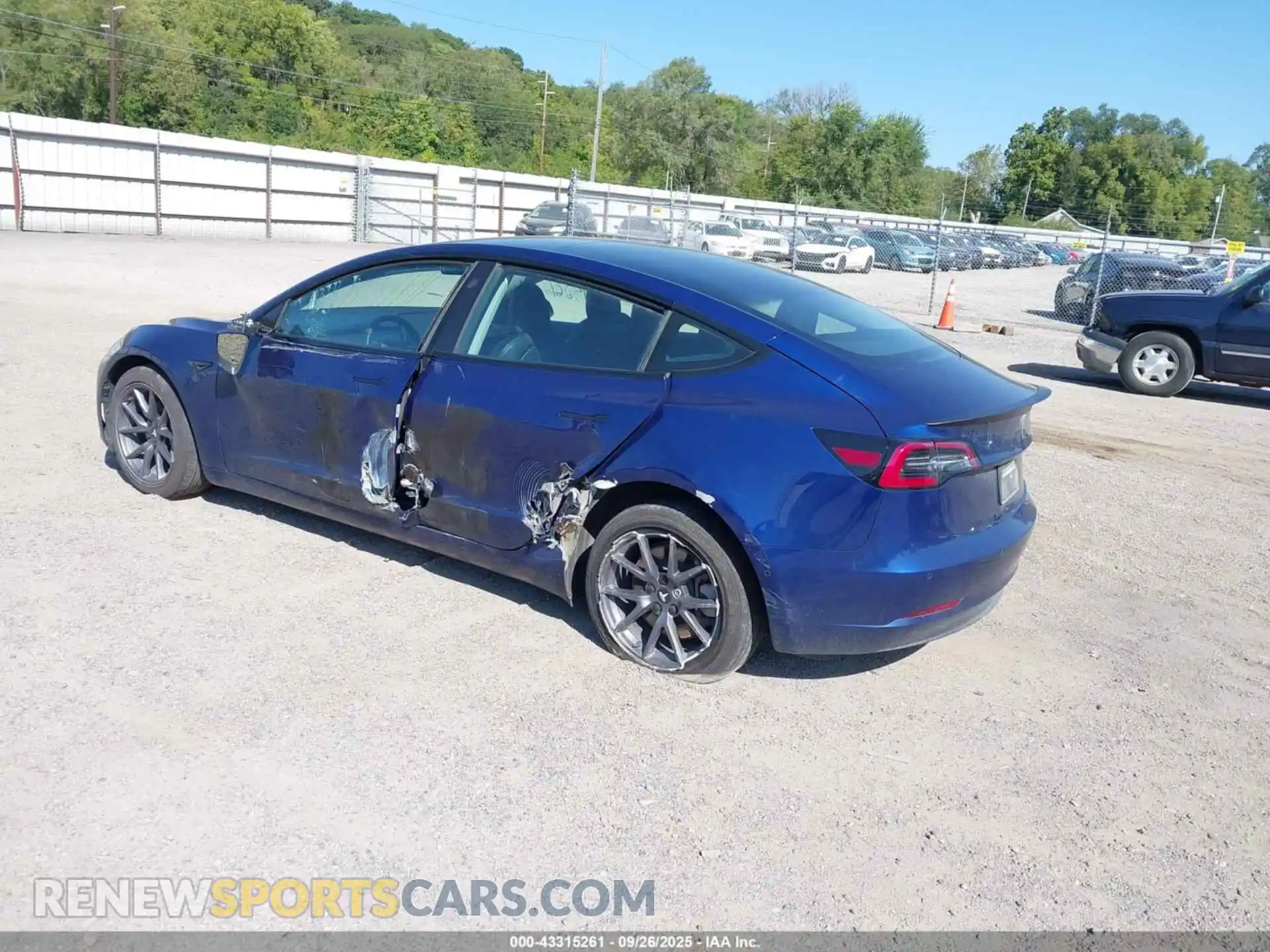 3 Photograph of a damaged car 5YJ3E1EB8NF190928 TESLA MODEL 3 2022
