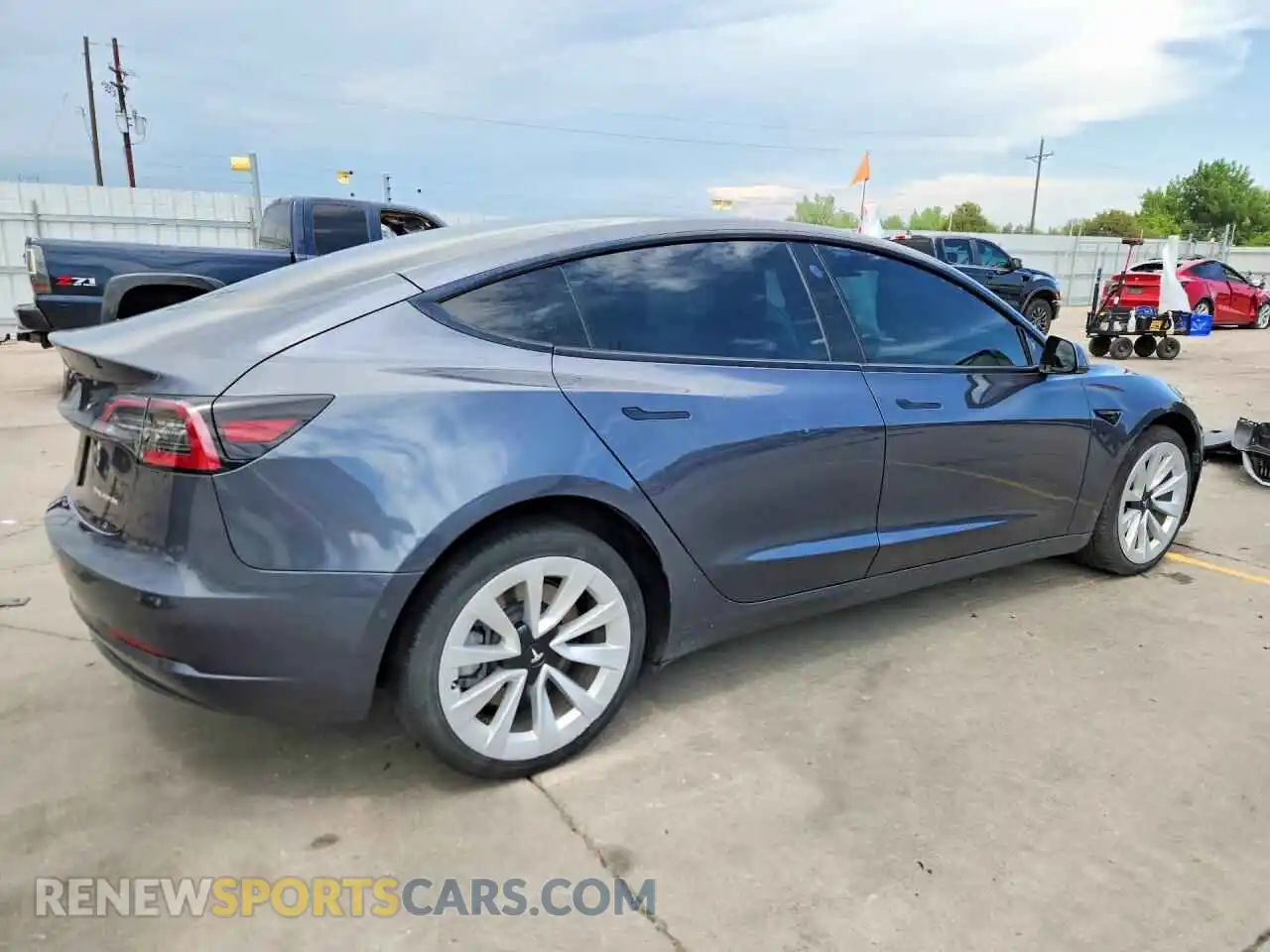 3 Photograph of a damaged car 5YJ3E1EB8NF192386 TESLA MODEL 3 2022