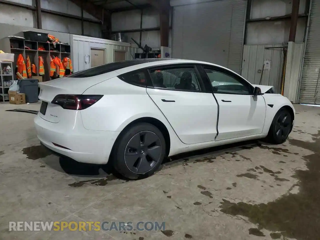 3 Photograph of a damaged car 5YJ3E1EB8NF192713 TESLA MODEL 3 2022