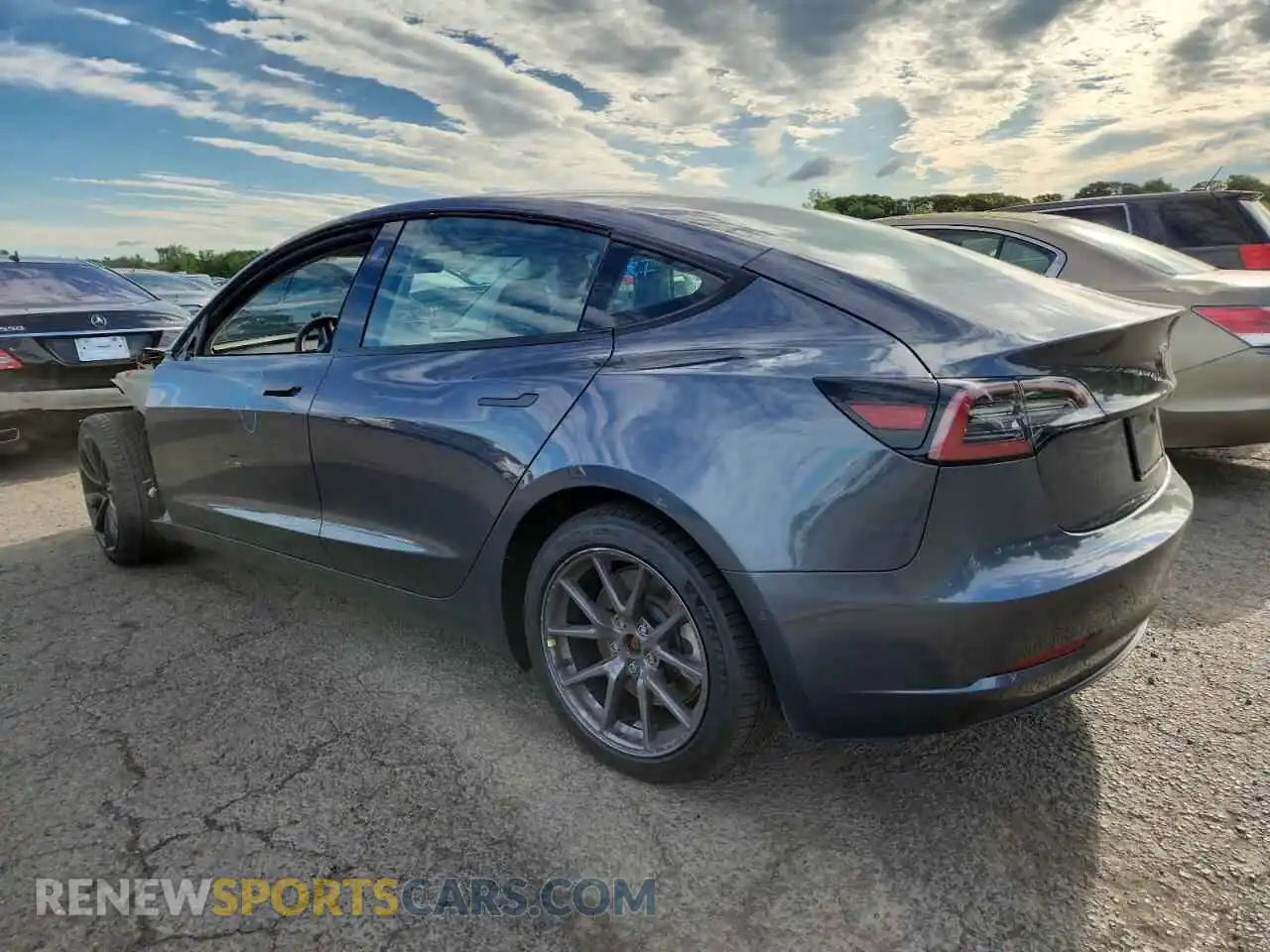 2 Photograph of a damaged car 5YJ3E1EB8NF202642 TESLA MODEL 3 2022