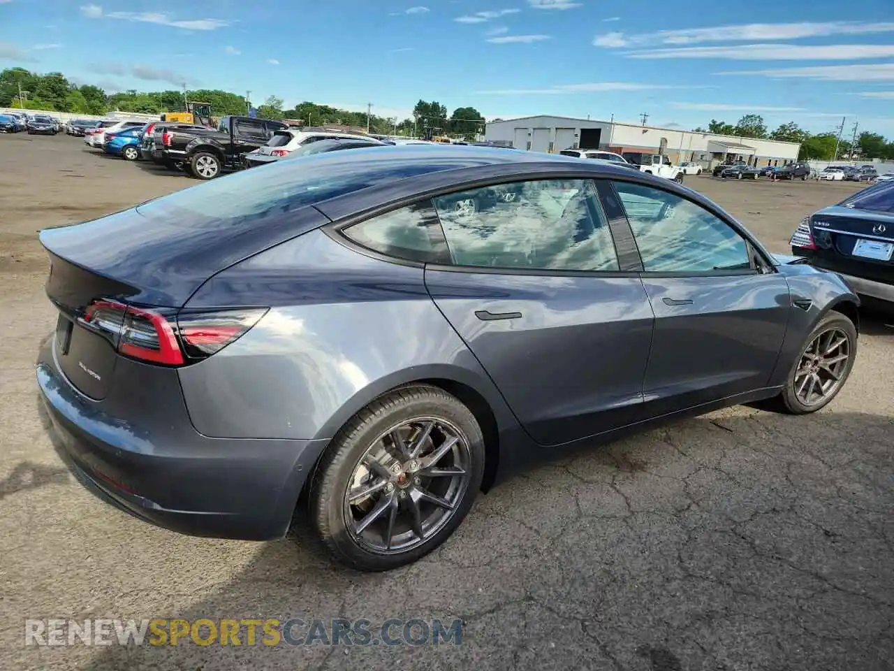 3 Photograph of a damaged car 5YJ3E1EB8NF202642 TESLA MODEL 3 2022