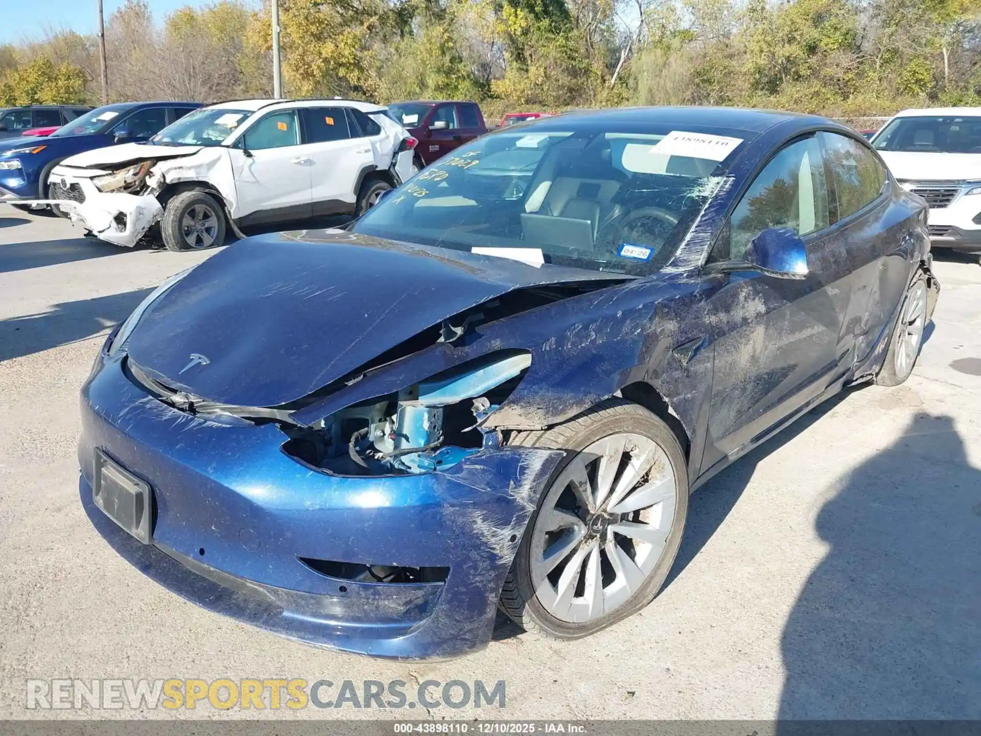2 Photograph of a damaged car 5YJ3E1EB8NF262534 TESLA MODEL 3 2022