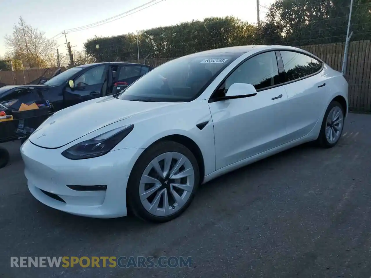 1 Photograph of a damaged car 5YJ3E1EB8NF272769 TESLA MODEL 3 2022