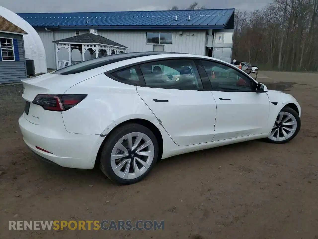 3 Photograph of a damaged car 5YJ3E1EB8NF338169 TESLA MODEL 3 2022