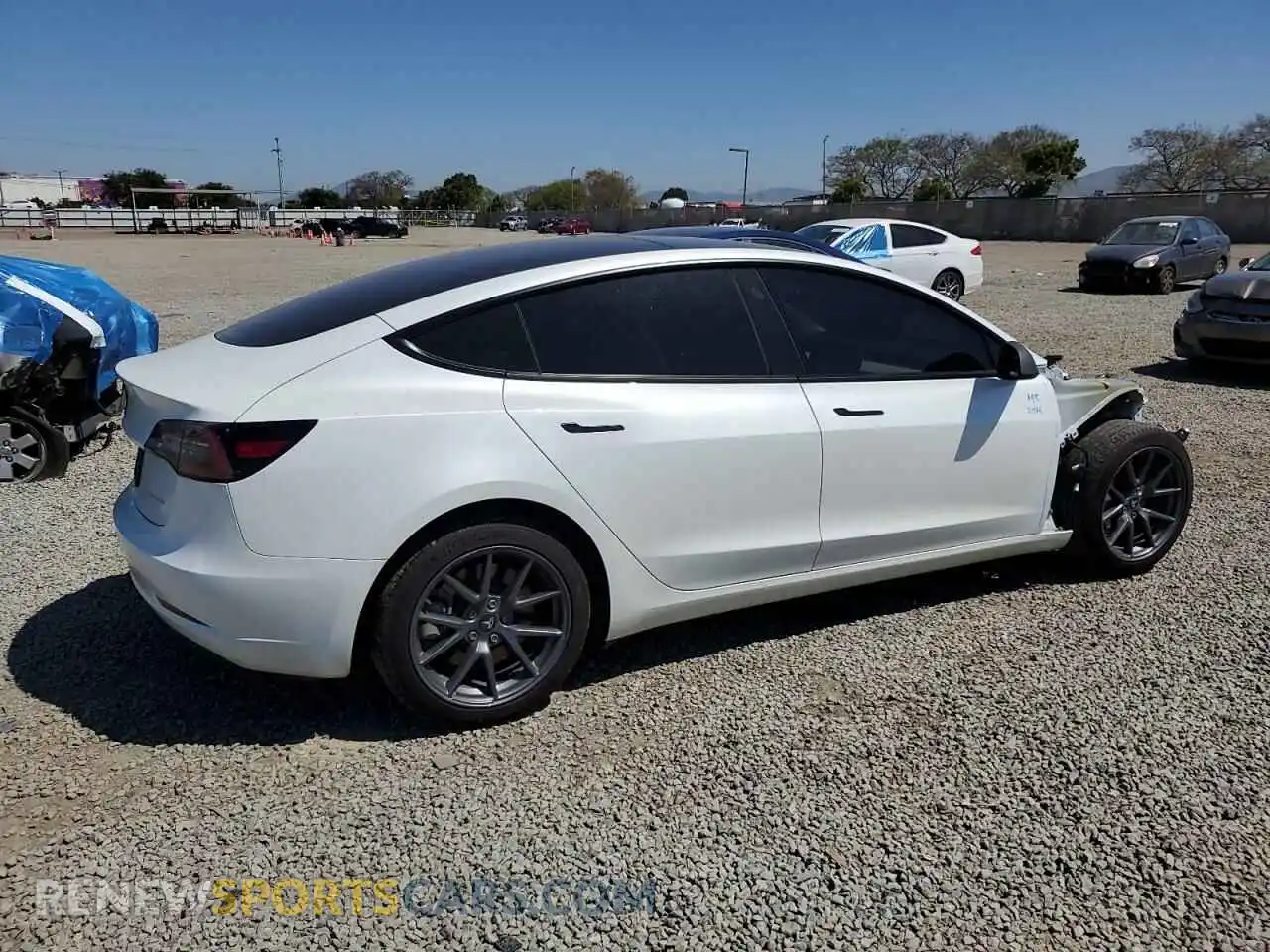3 Photograph of a damaged car 5YJ3E1EB8NF340343 TESLA MODEL 3 2022