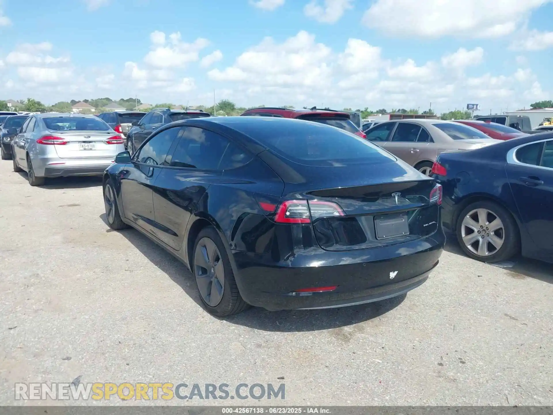 3 Photograph of a damaged car 5YJ3E1EB9NF183003 TESLA MODEL 3 2022