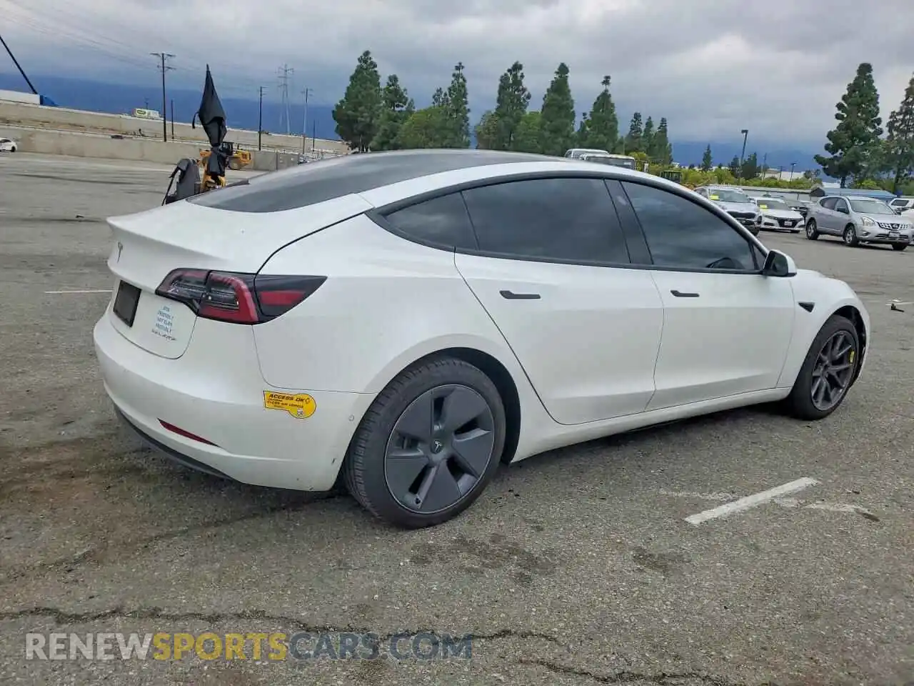 3 Photograph of a damaged car 5YJ3E1EB9NF183499 TESLA MODEL 3 2022
