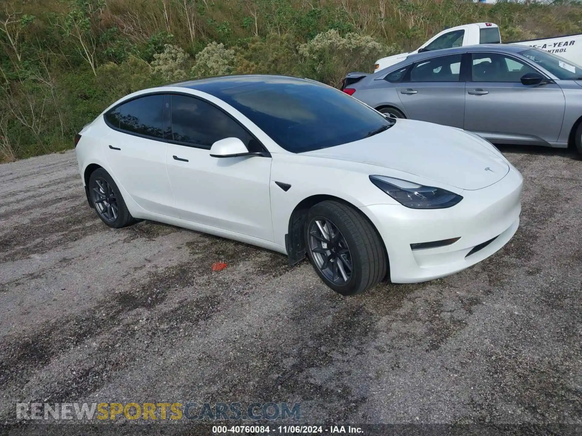 1 Photograph of a damaged car 5YJ3E1EB9NF310011 TESLA MODEL 3 2022