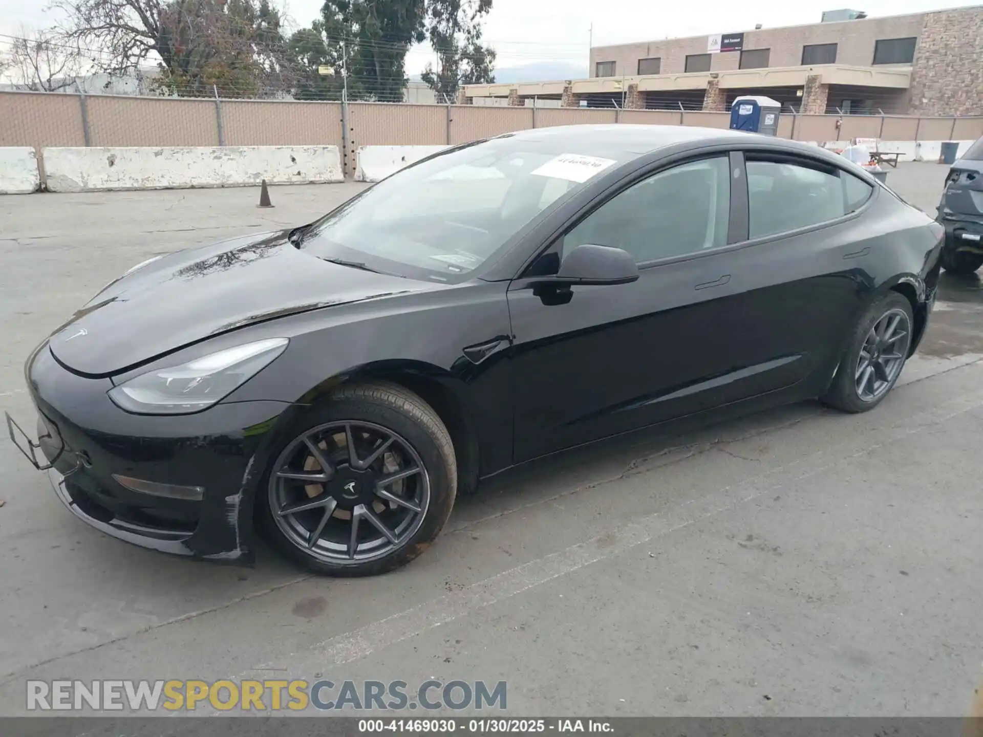 2 Photograph of a damaged car 5YJ3E1EB9NF348368 TESLA MODEL 3 2022