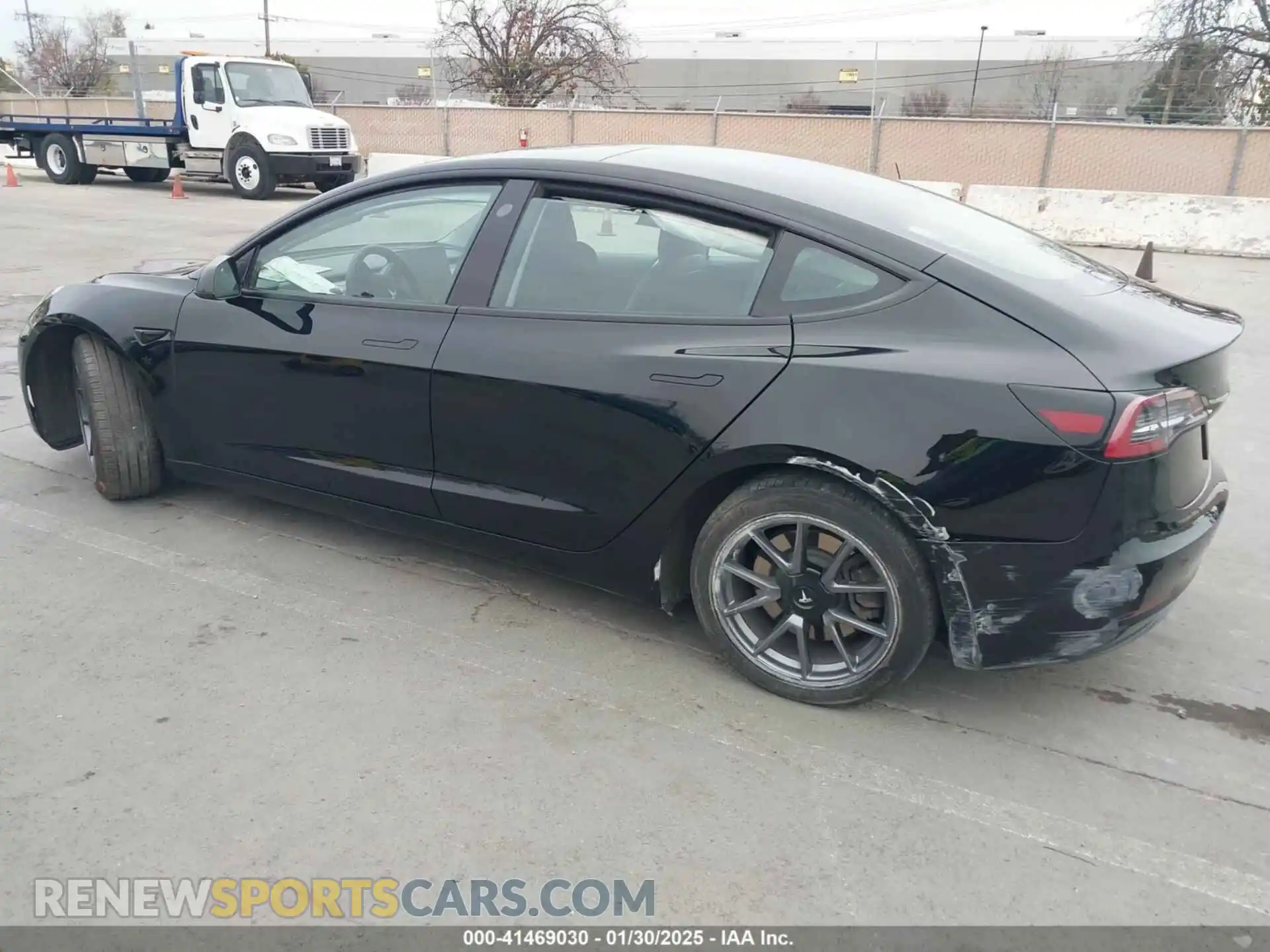 3 Photograph of a damaged car 5YJ3E1EB9NF348368 TESLA MODEL 3 2022