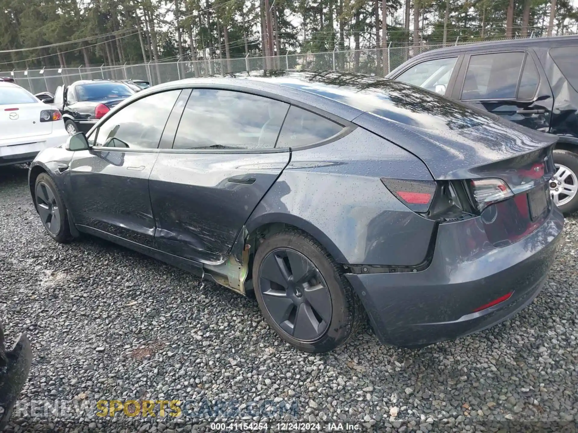 3 Photograph of a damaged car 5YJ3E1EBXNF138815 TESLA MODEL 3 2022