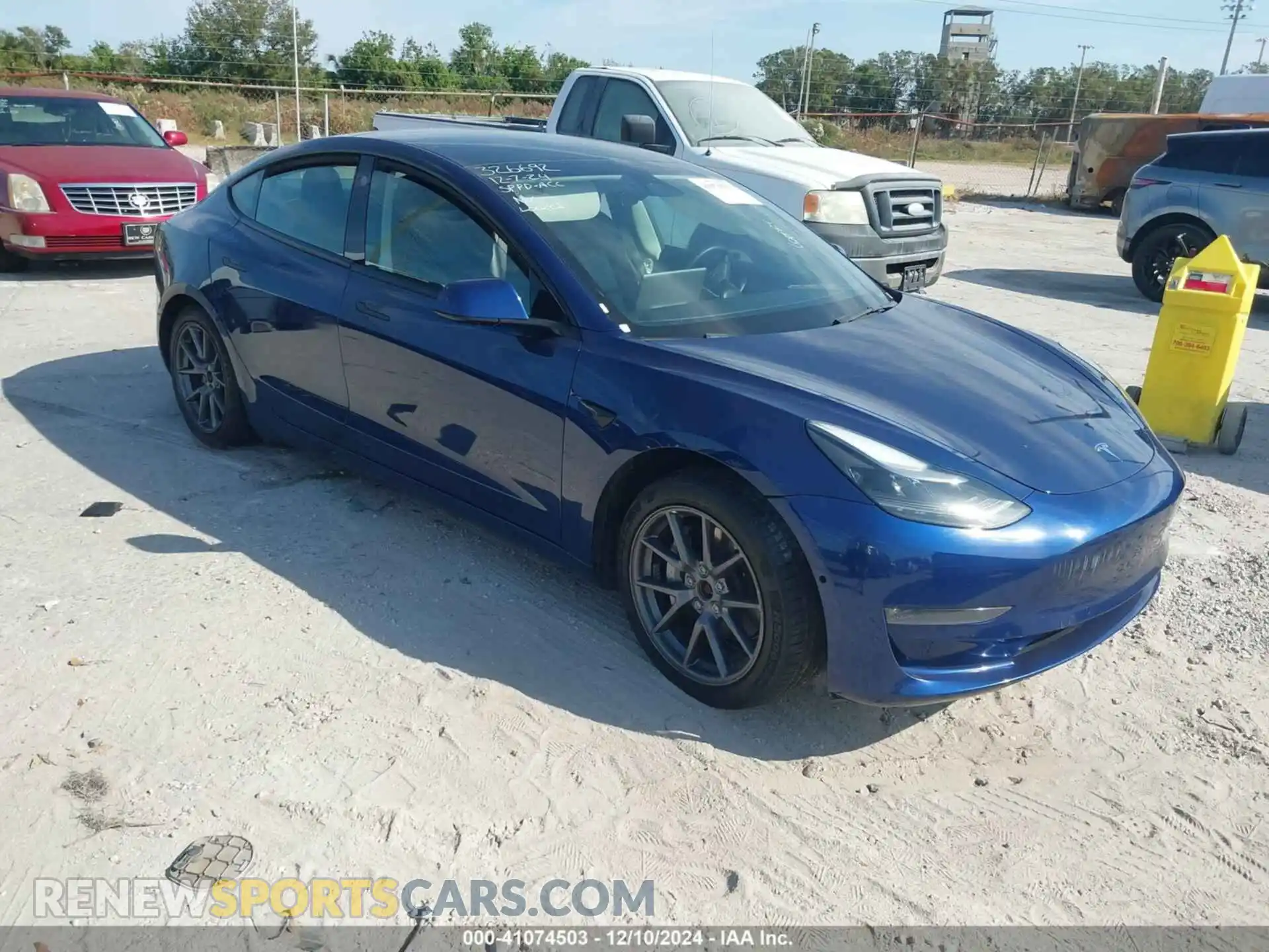 1 Photograph of a damaged car 5YJ3E1EBXNF189683 TESLA MODEL 3 2022