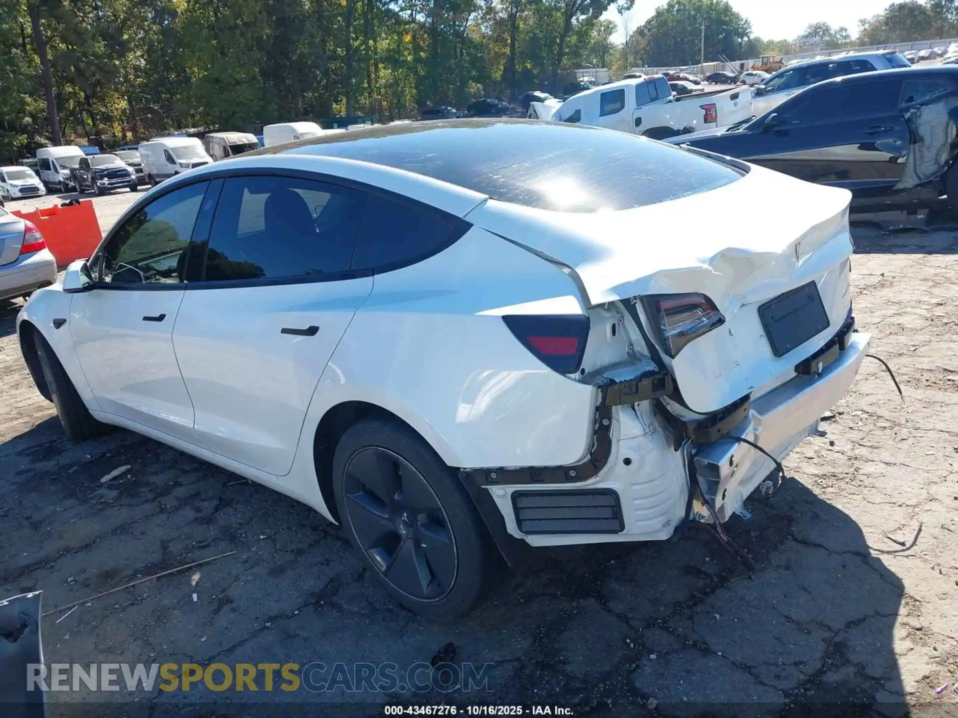3 Photograph of a damaged car 5YJ3E1EBXNF257125 TESLA MODEL 3 2022