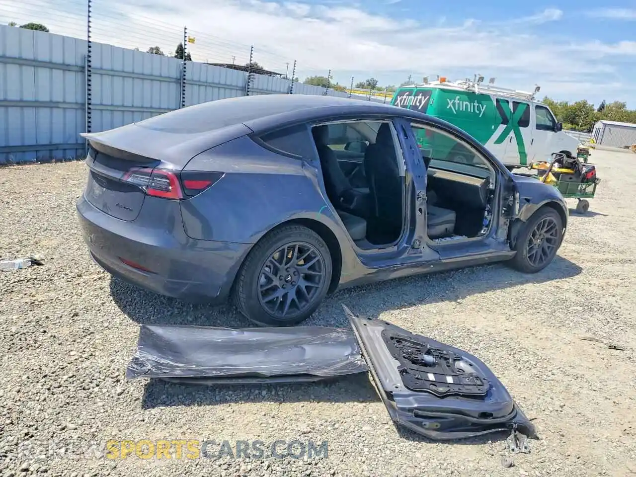 3 Photograph of a damaged car 5YJ3E1EBXNF260140 TESLA MODEL 3 2022