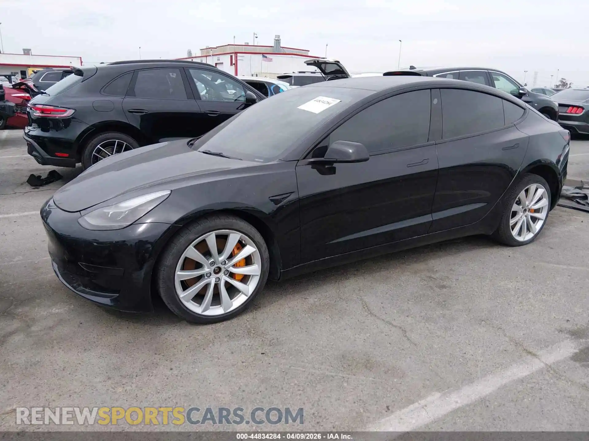 2 fotografías del automóvil dañado 5YJ3E1EC5NF331155 TESLA MODEL 3 2022