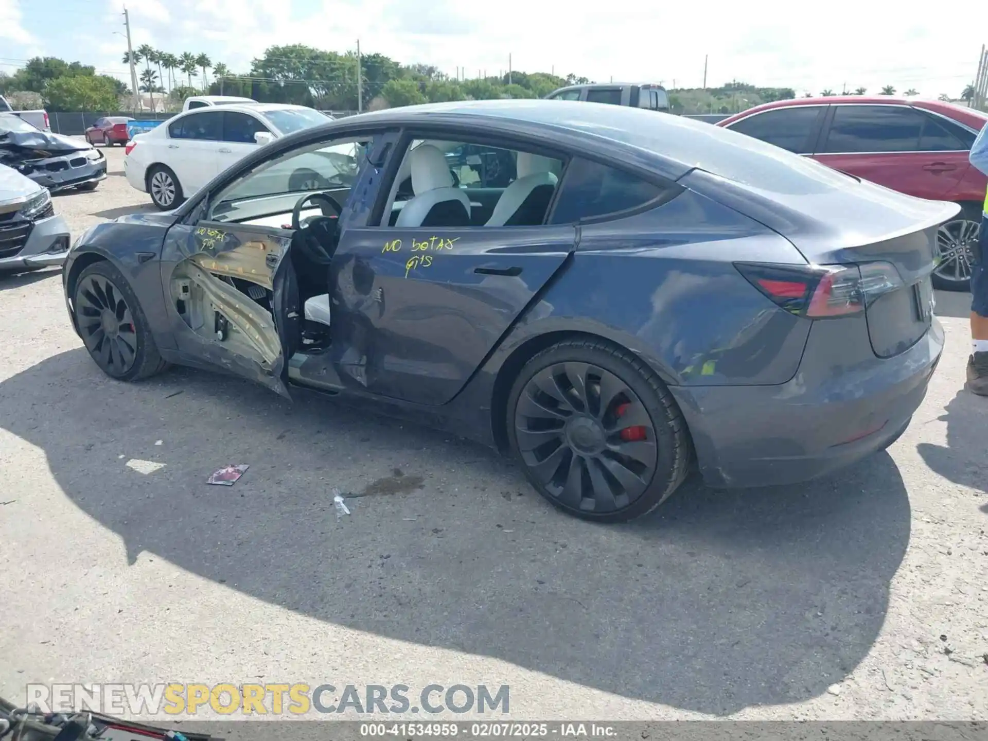 3 Photograph of a damaged car 5YJ3E1EC9NF201184 TESLA MODEL 3 2022