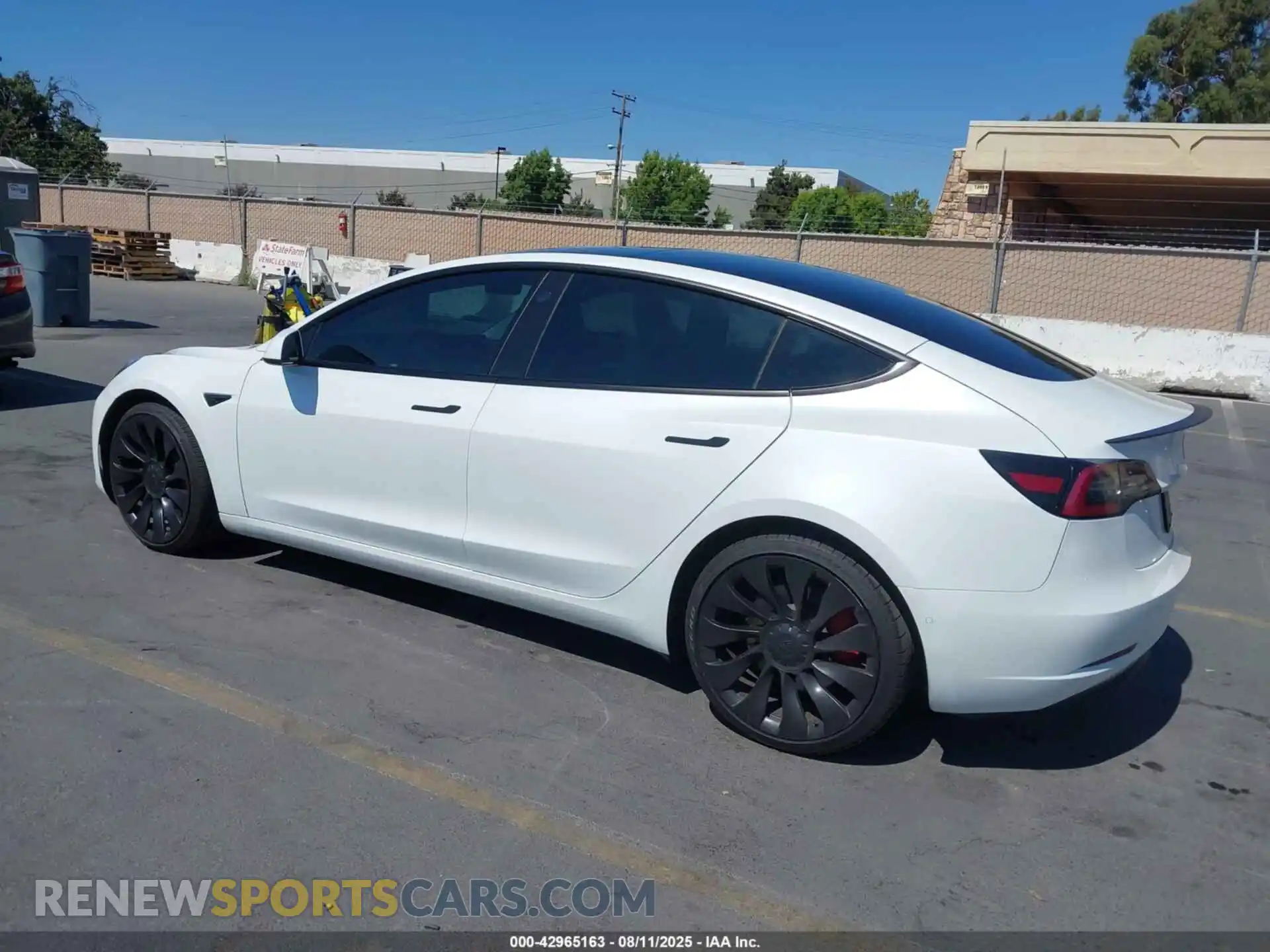 3 Photograph of a damaged car 5YJ3E1ECXNF295799 TESLA MODEL 3 2022