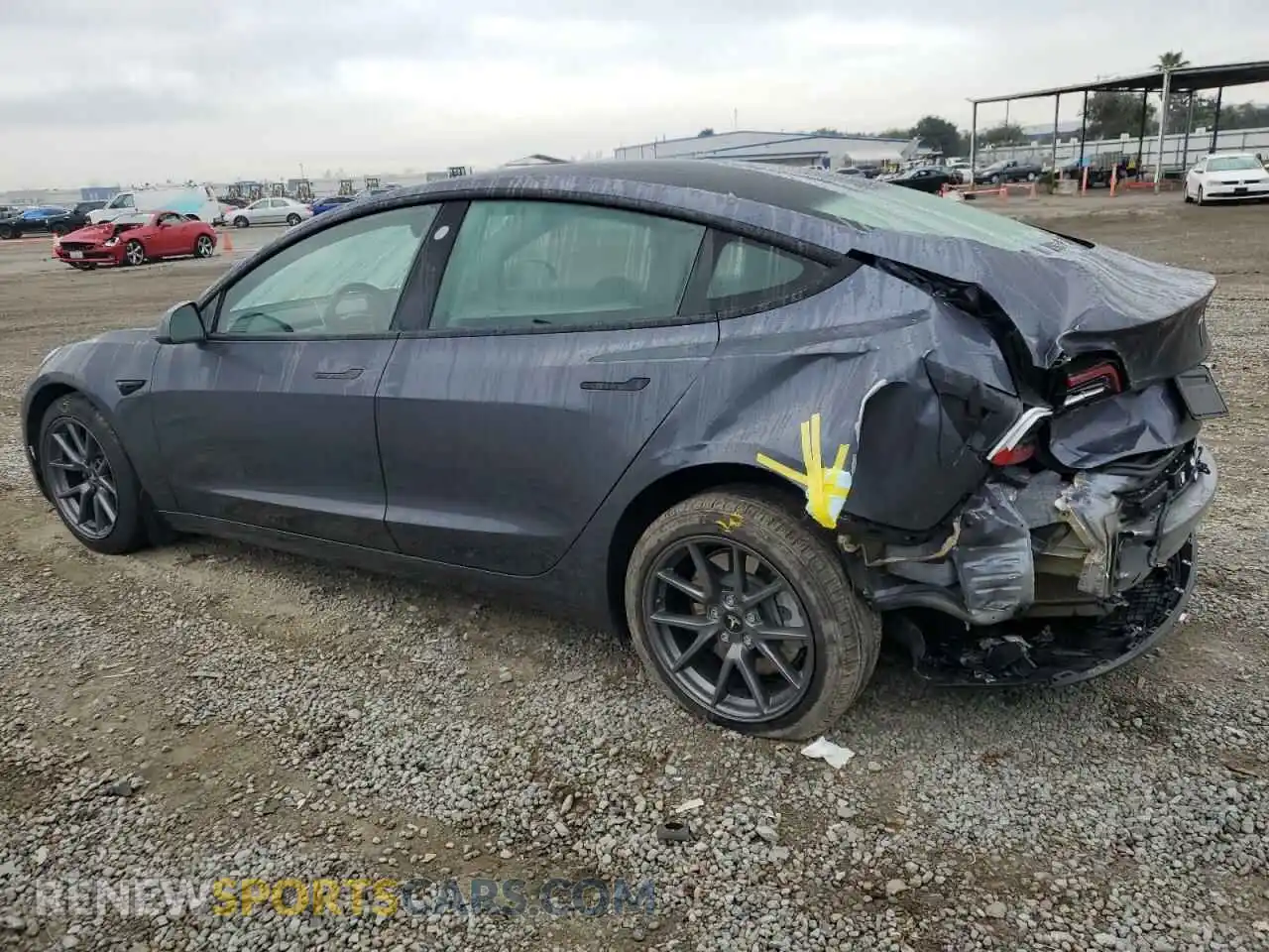 2 fotografías del automóvil dañado 5YJ3E1EA2PF402801 TESLA MODEL 3 2023