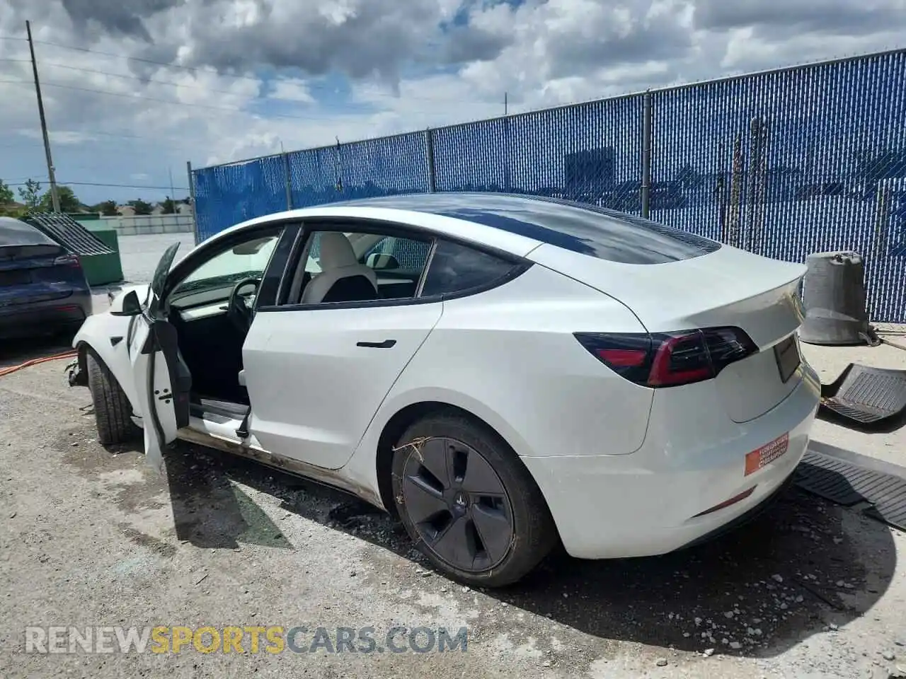 2 Photograph of a damaged car 5YJ3E1EA2PF497375 TESLA MODEL 3 2023