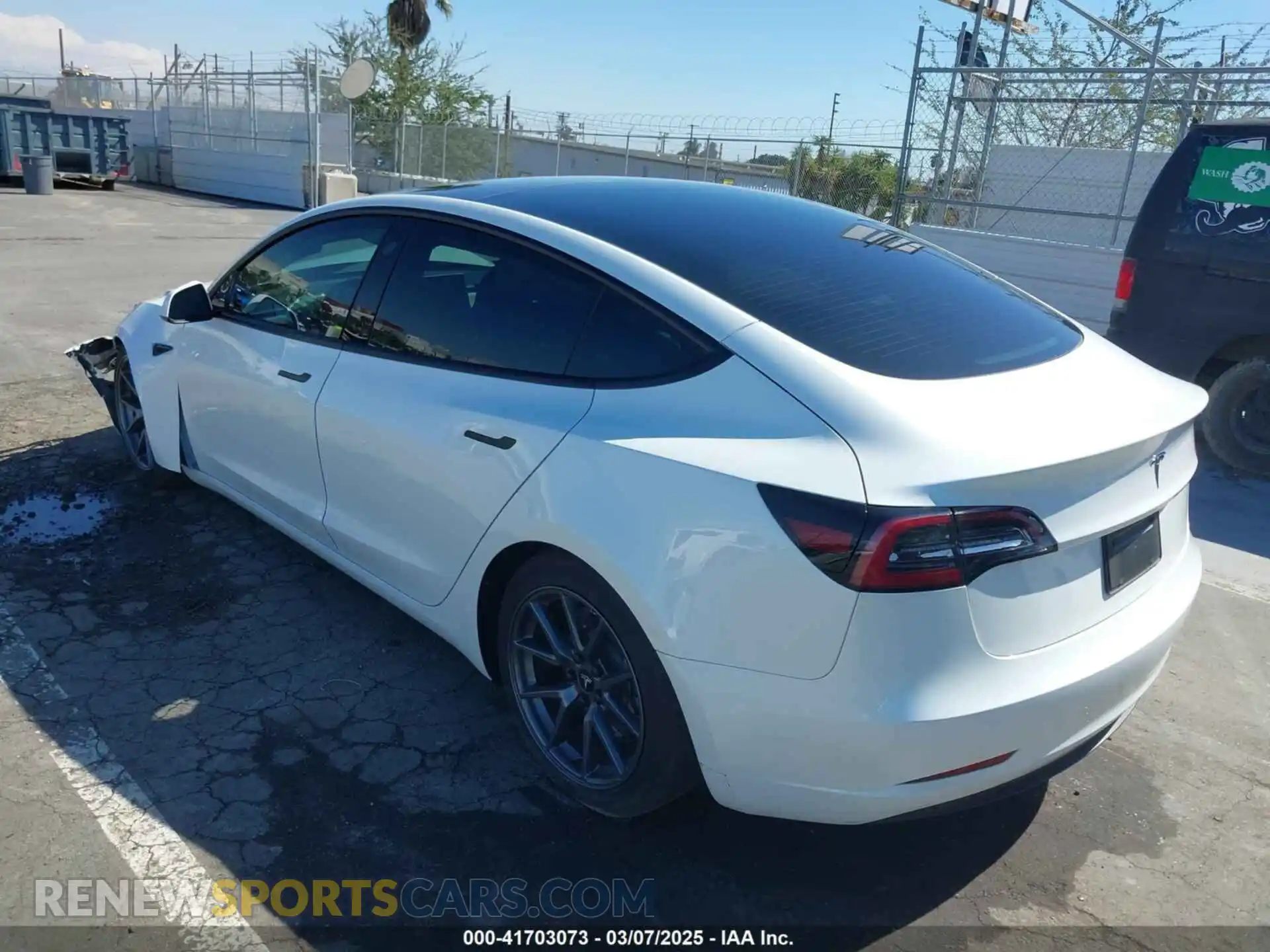 3 fotografías del automóvil dañado 5YJ3E1EA2PF514871 TESLA MODEL 3 2023