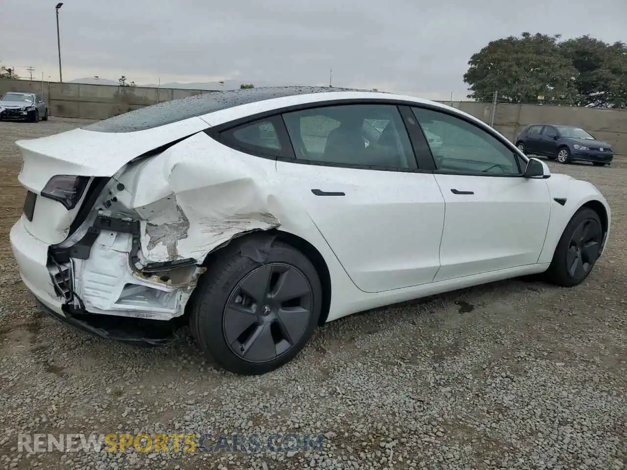 3 Photograph of a damaged car 5YJ3E1EA2PF555968 TESLA MODEL 3 2023