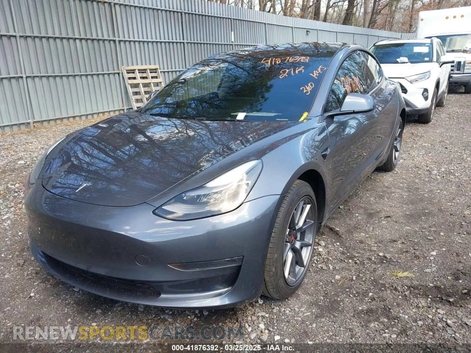 2 Photograph of a damaged car 5YJ3E1EA3PF557227 TESLA MODEL 3 2023