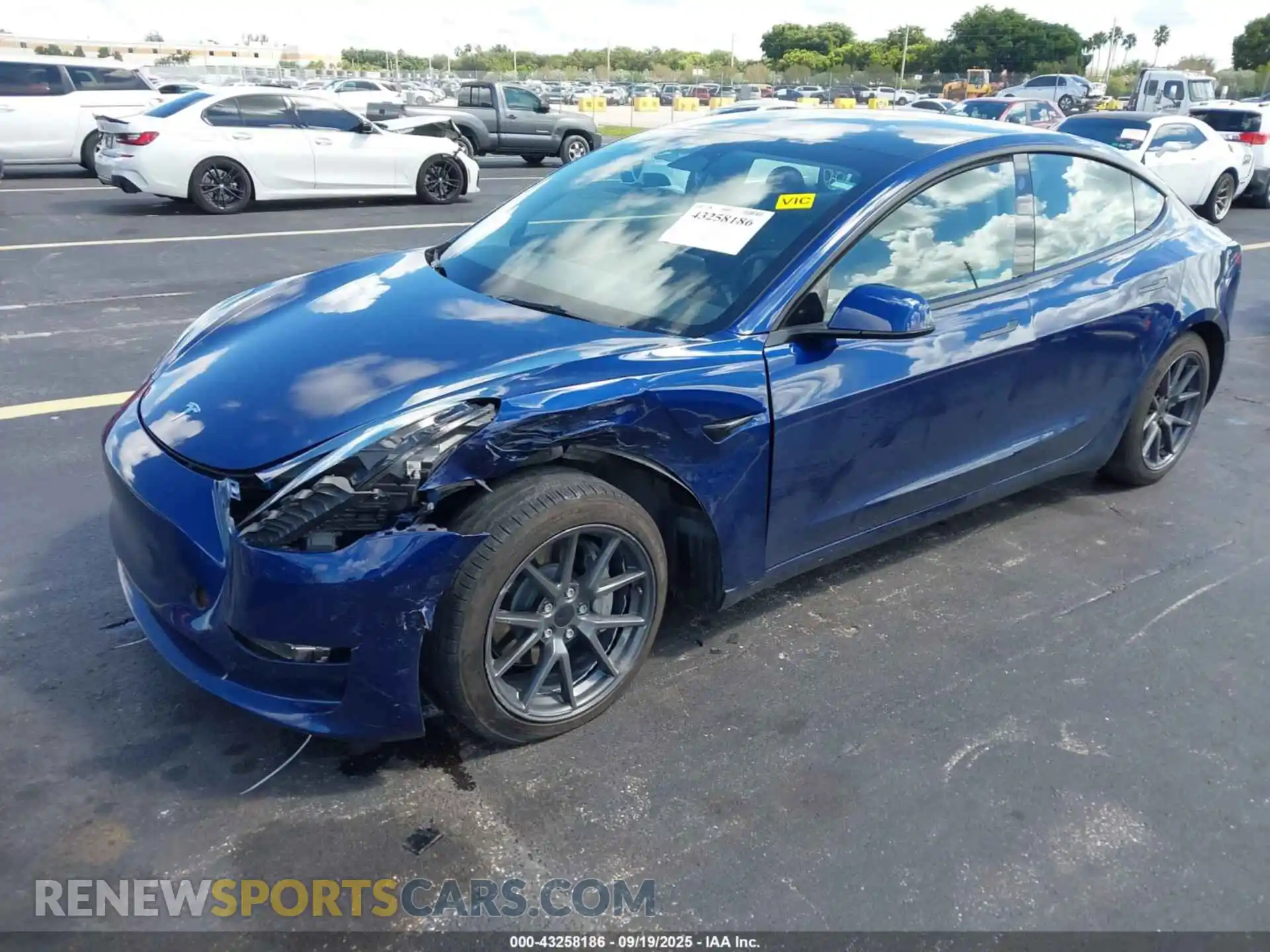 2 fotografías del automóvil dañado 5YJ3E1EA3PF677688 TESLA MODEL 3 2023